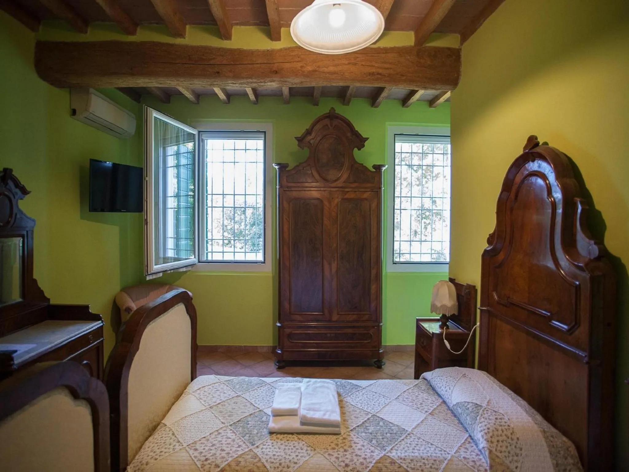 Bedroom, Bed in Villa Camurana