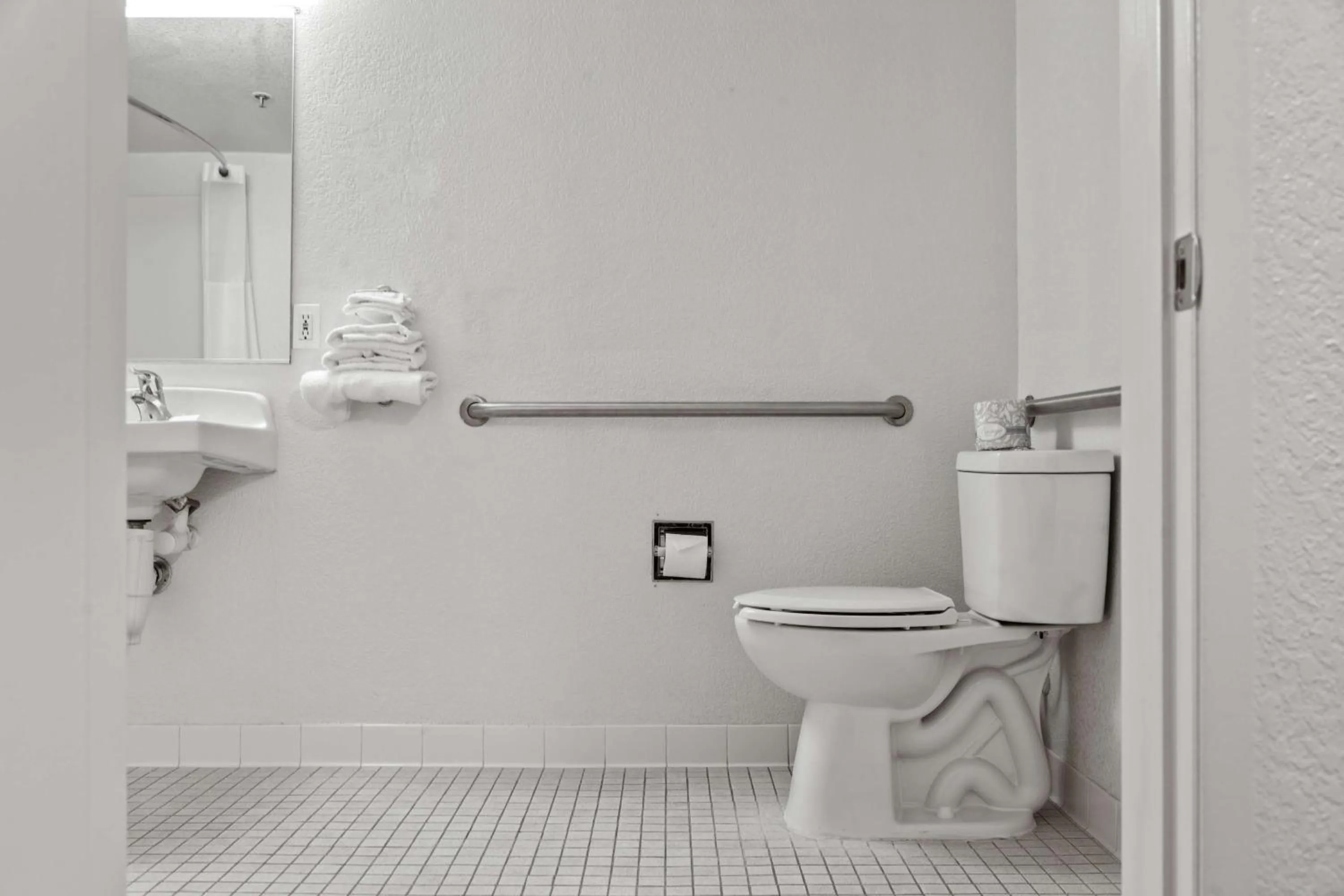 Bathroom in Studio 6 San Luis Obispo, CA South