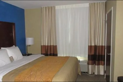 Bedroom, Bed in Comfort Inn & Suites