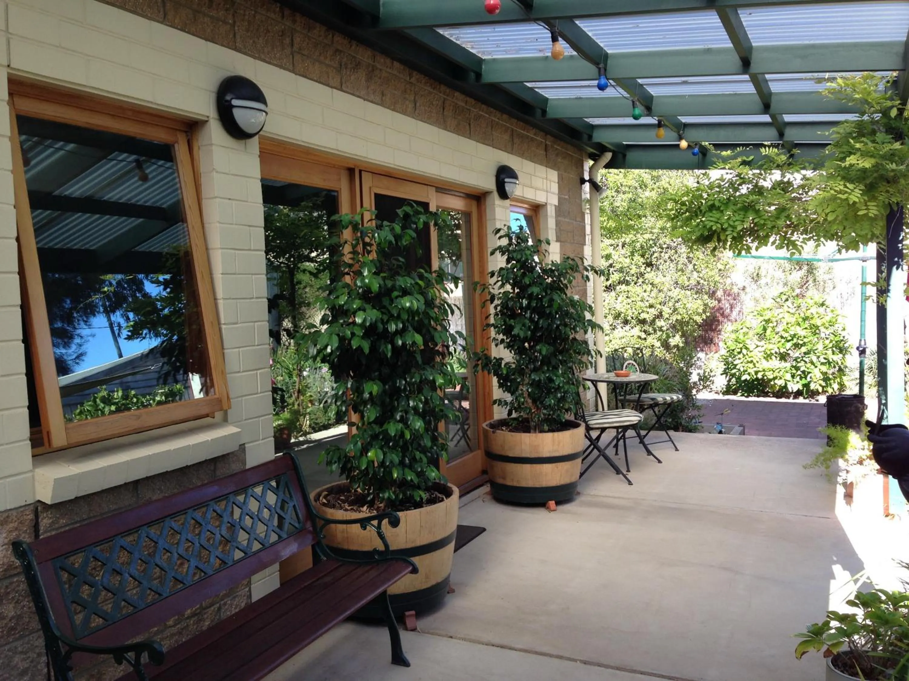 Garden in Clarevale Cottage B&B