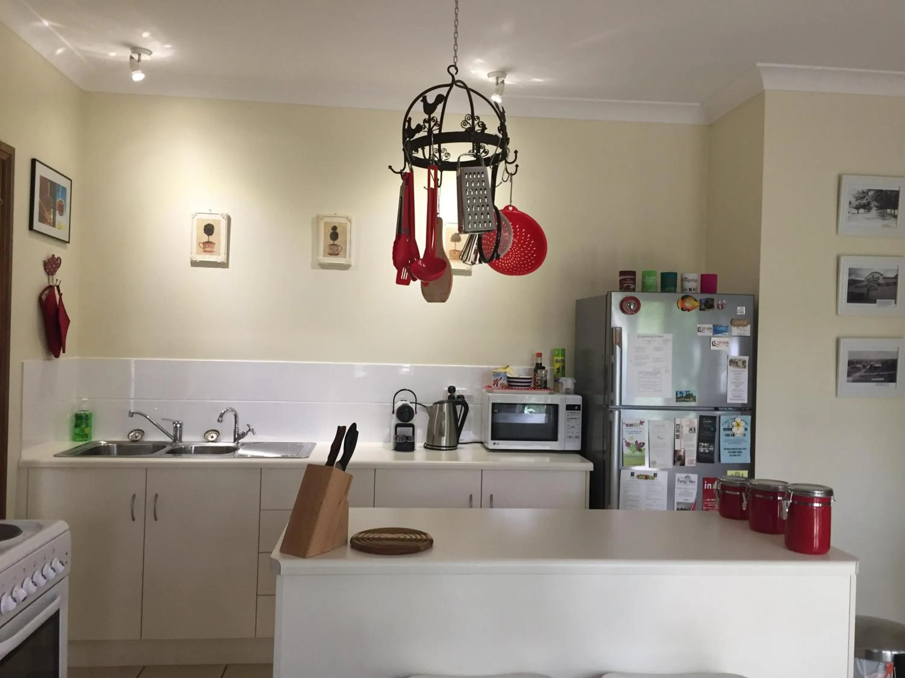 Photo of the whole room in Clarevale Cottage B&B