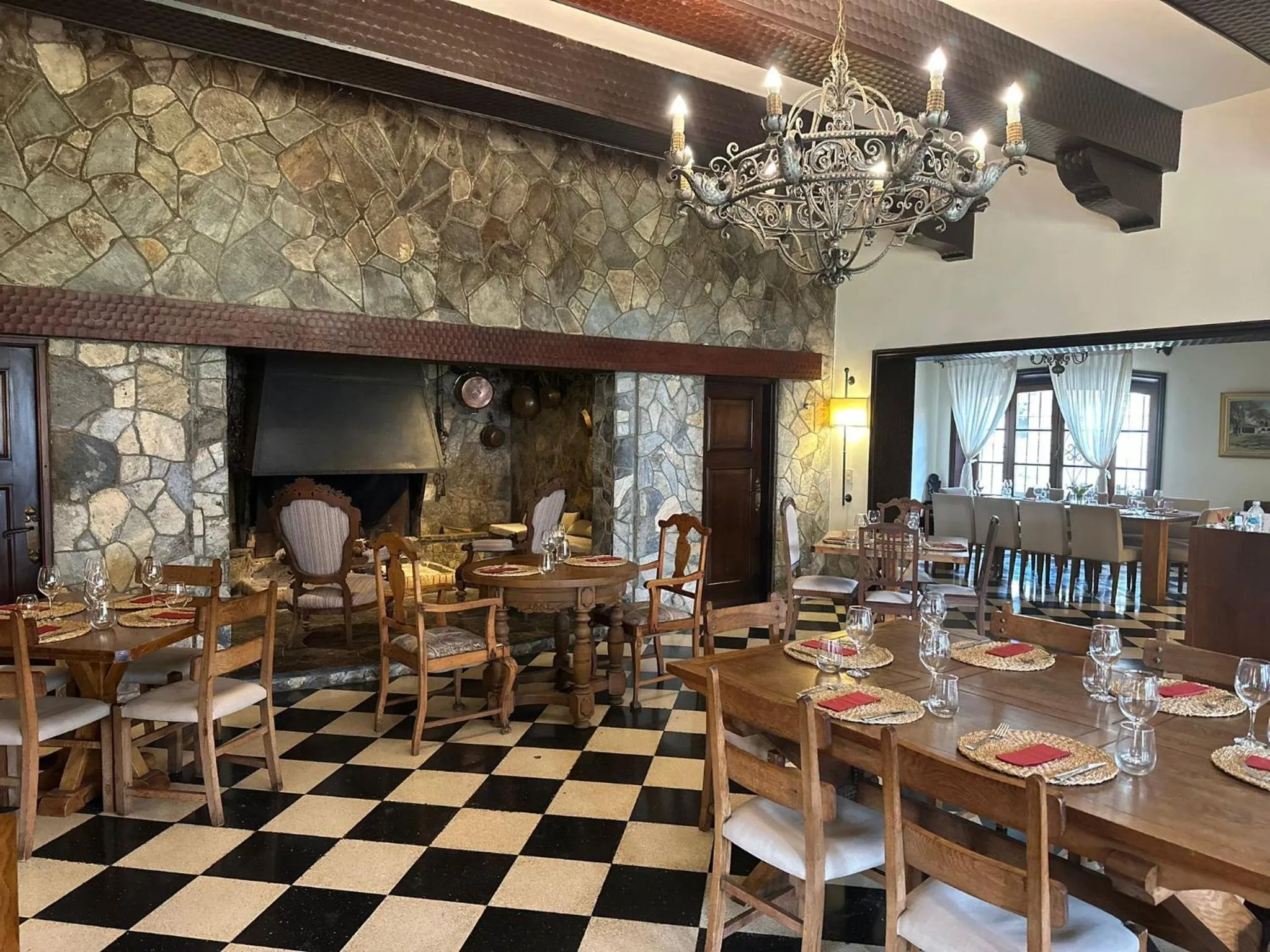 Restaurant/places to eat in La Baguala