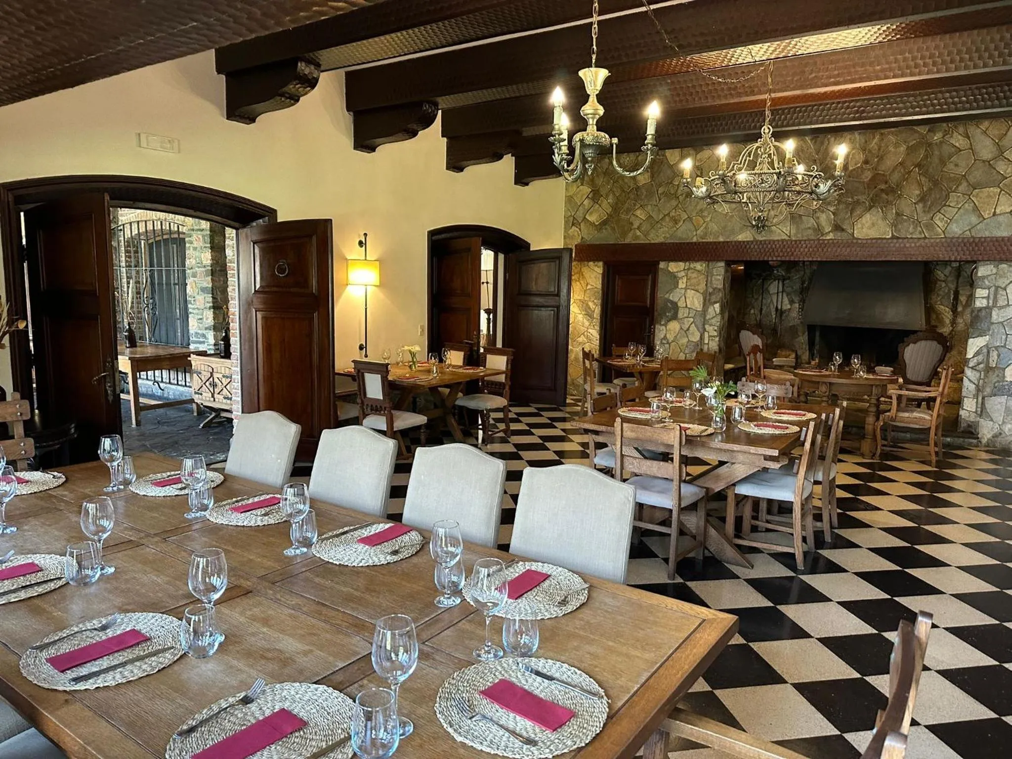 Restaurant/places to eat in La Baguala