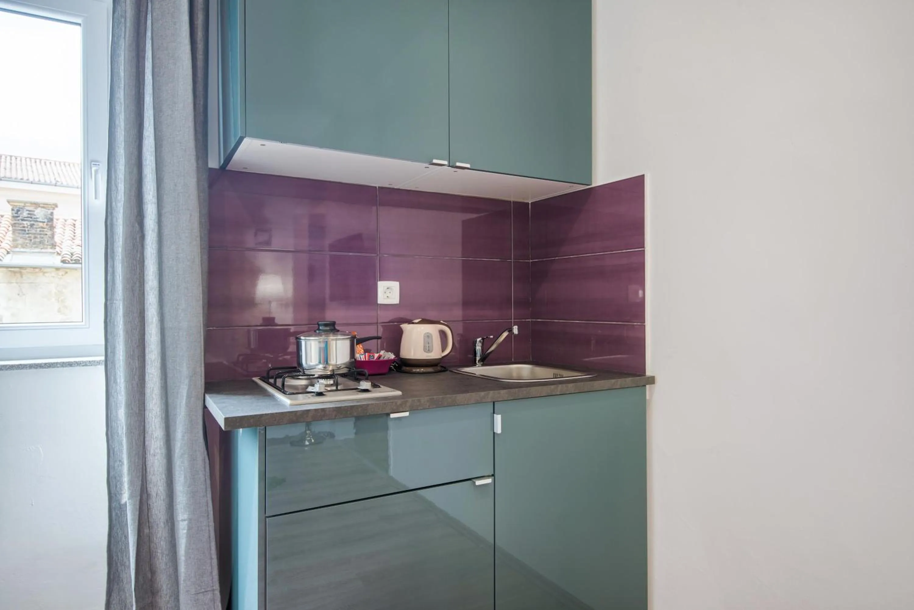 Photo of the whole room in Top Center Rooms & Studio