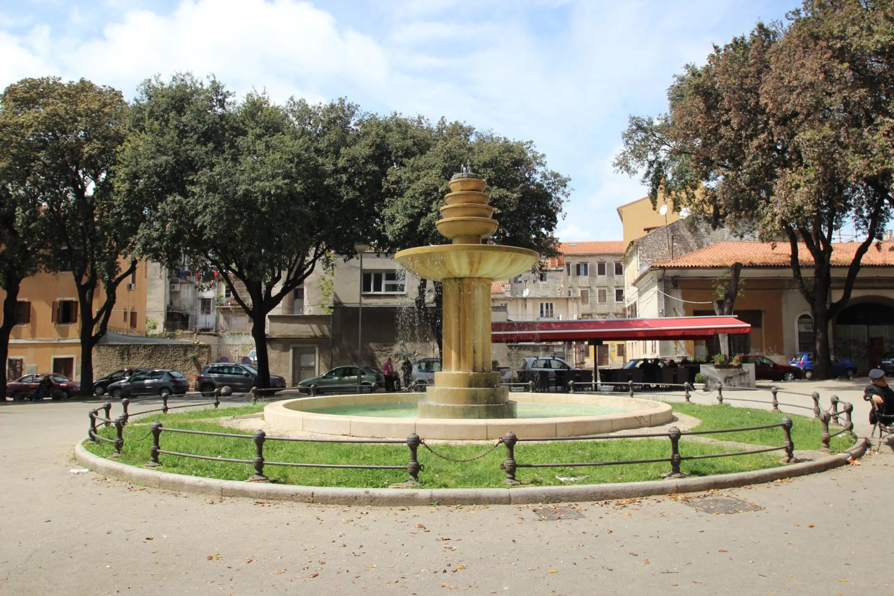 Day in Top Center Rooms & Studio