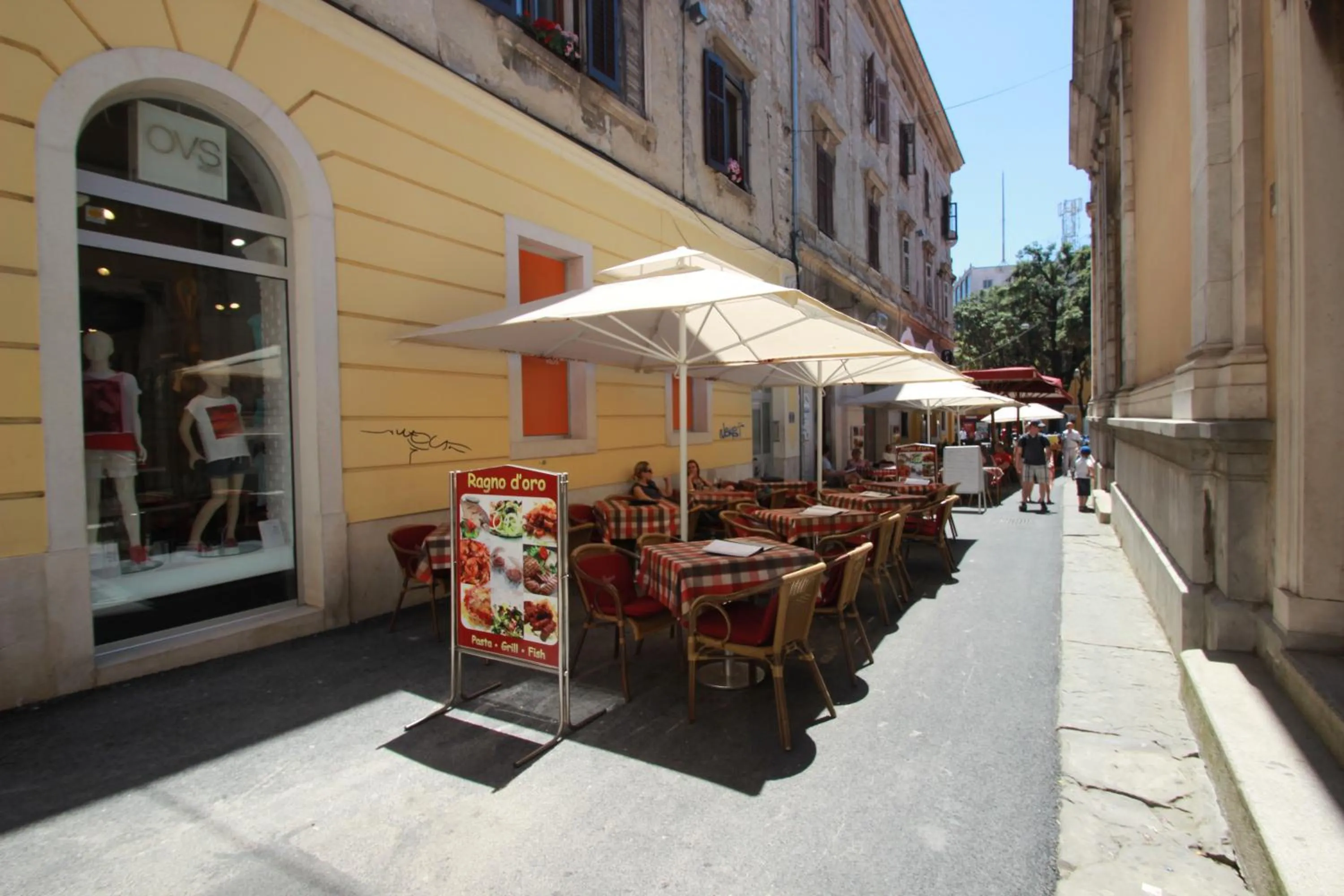 Facade/entrance in Top Center Rooms & Studio