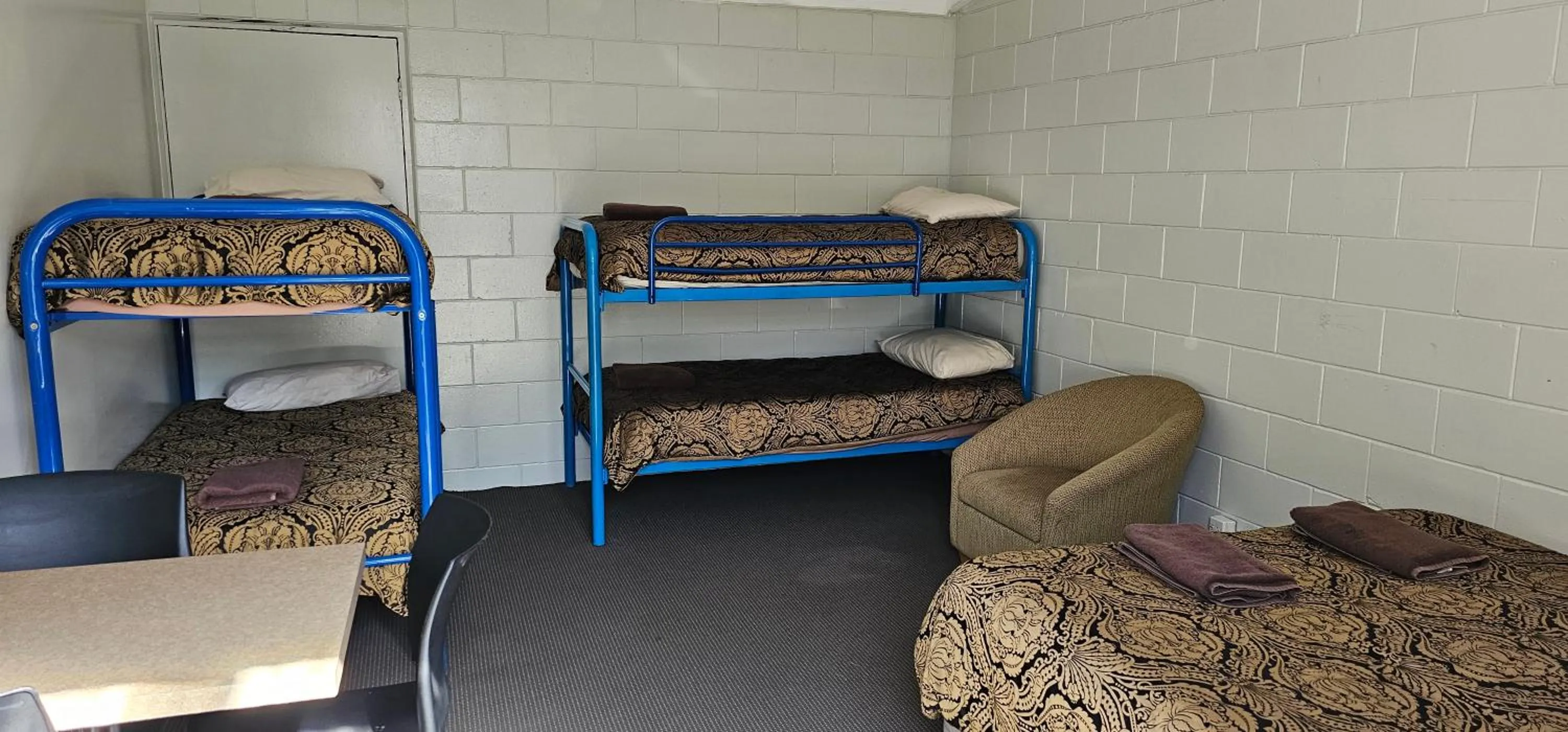 Bed in Westport Kiwi Holiday Park & Motels