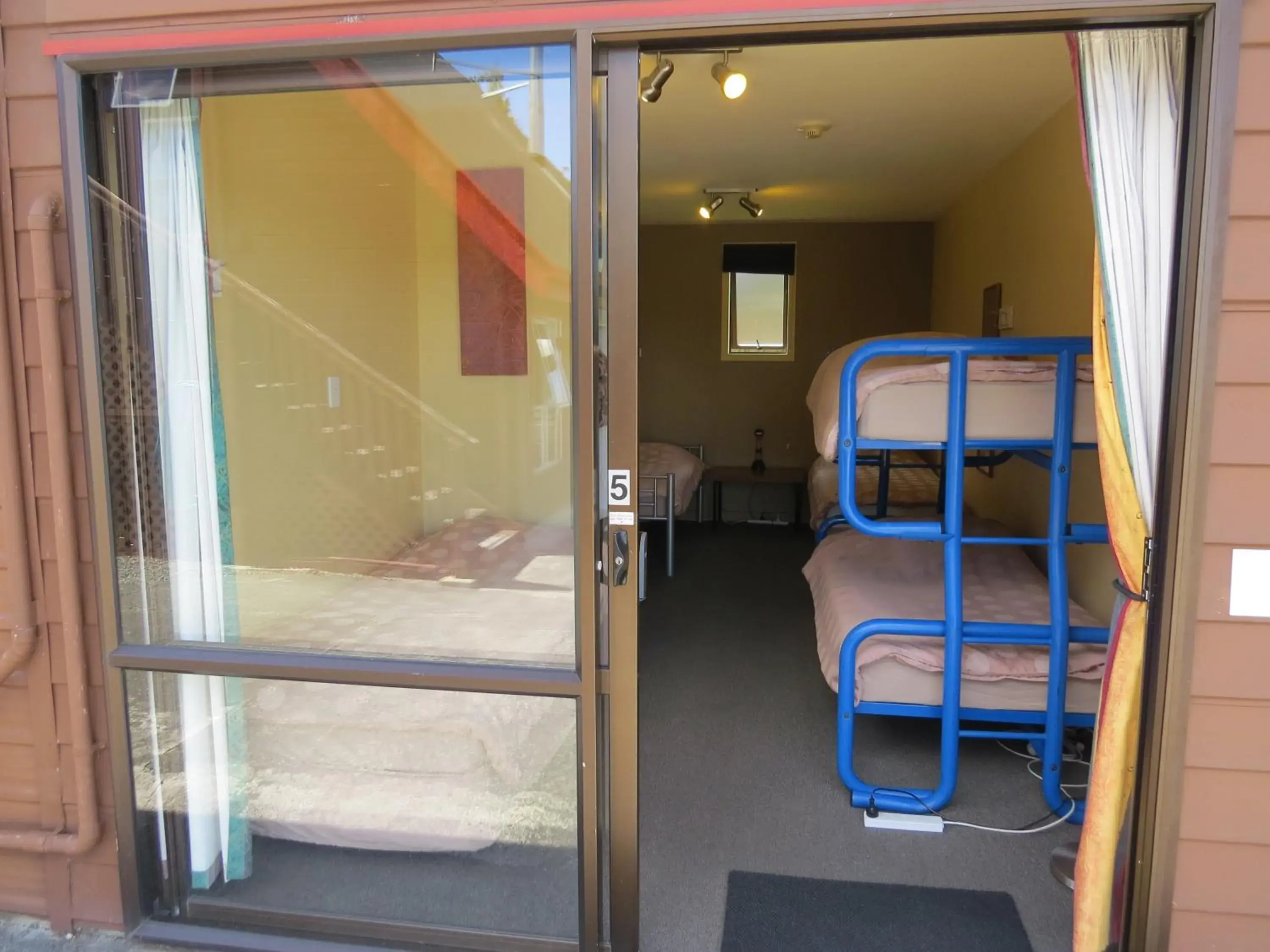 Bed in Mixed Dormitory Room in Hanmer Backpackers Bed in Mixed Dormitory Room in Hanmer Backpackers