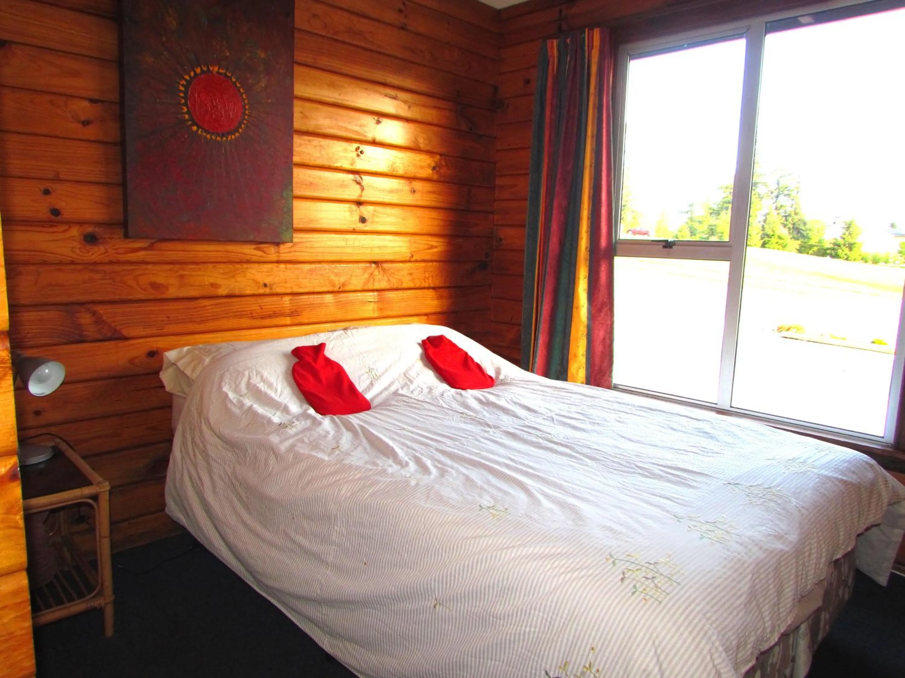 Photo of the whole room, Bed in Hanmer Backpackers