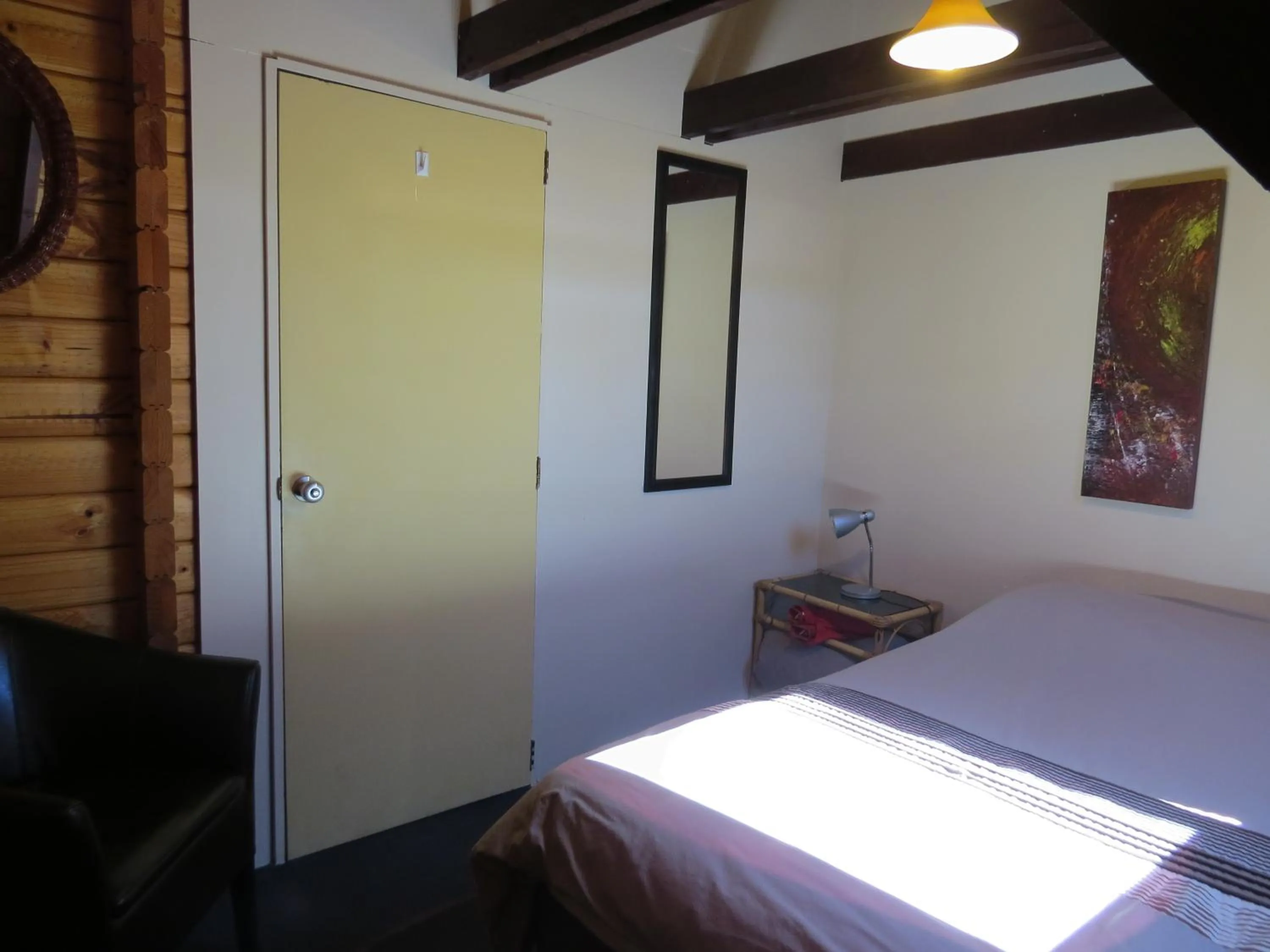 Photo of the whole room, Bed in Hanmer Backpackers