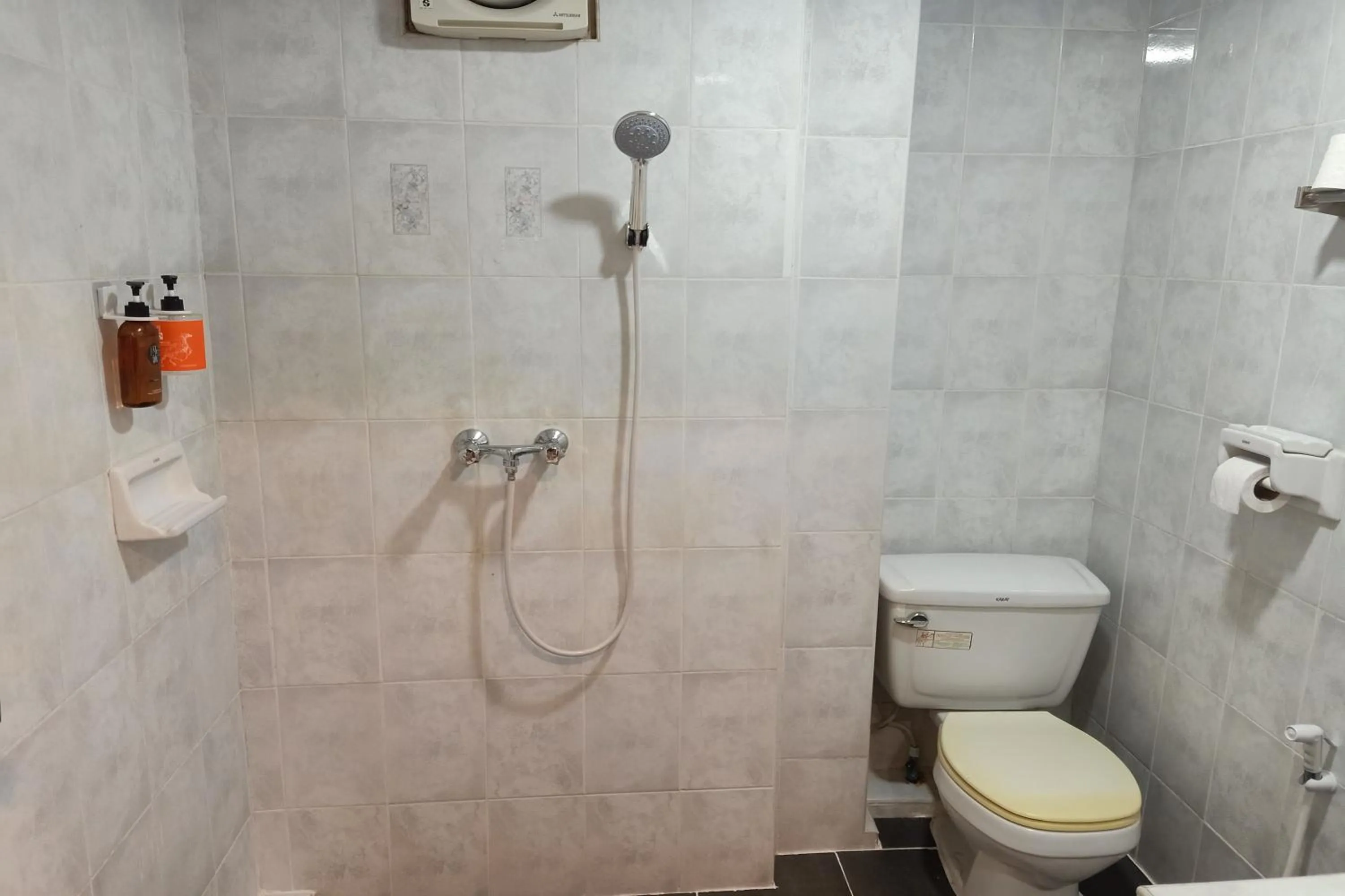 Shower in Phayao Northern Lake Hotel