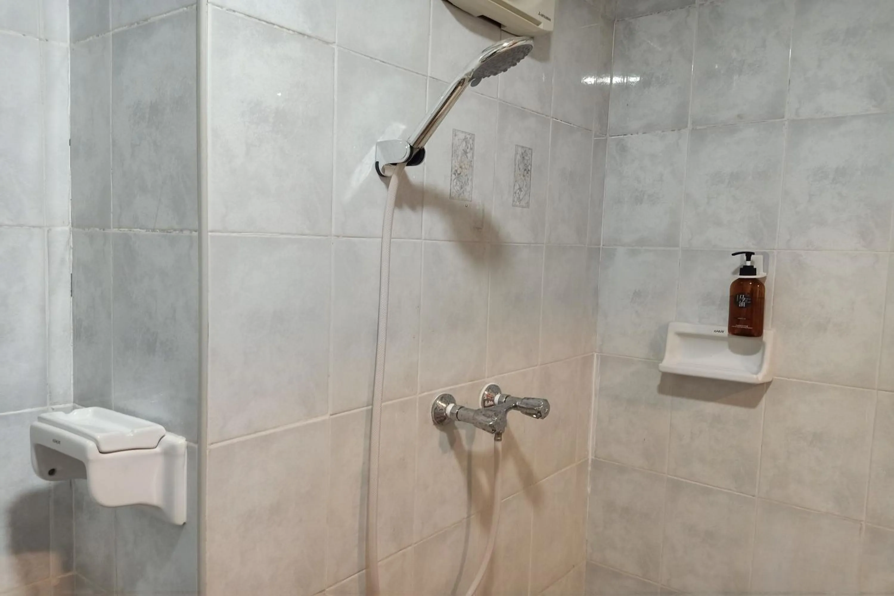 Shower in Phayao Northern Lake Hotel