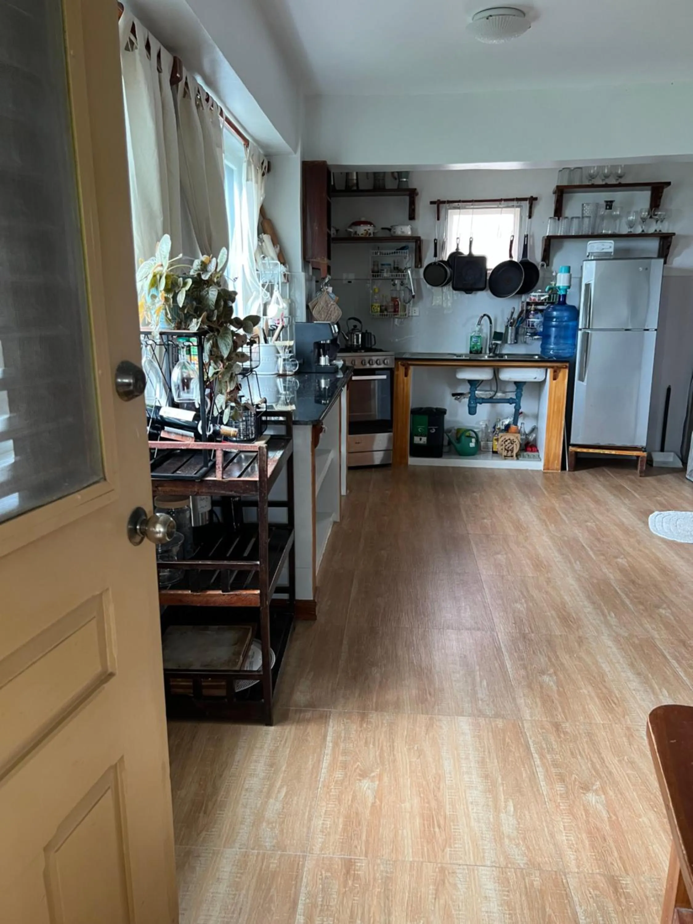 Kitchen or kitchenette in Wind Rider's Inn