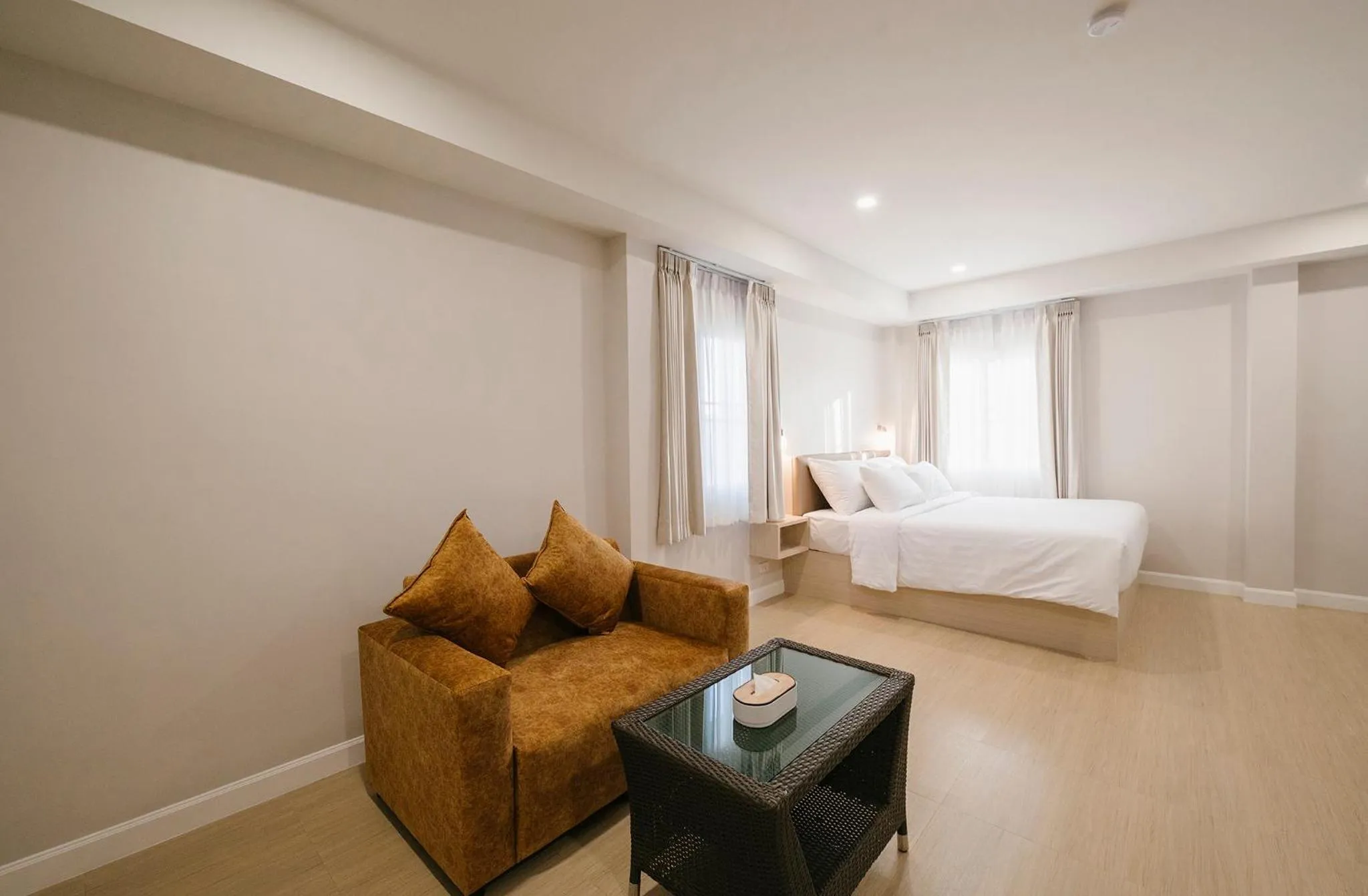 Seating area, Bed in Eng Fah Luang Hotel