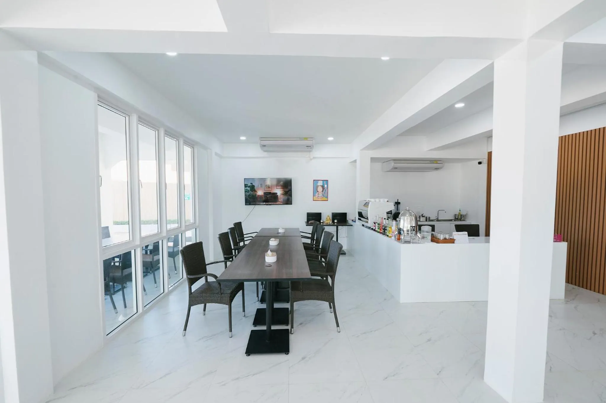 Food and drinks in Eng Fah Luang Hotel