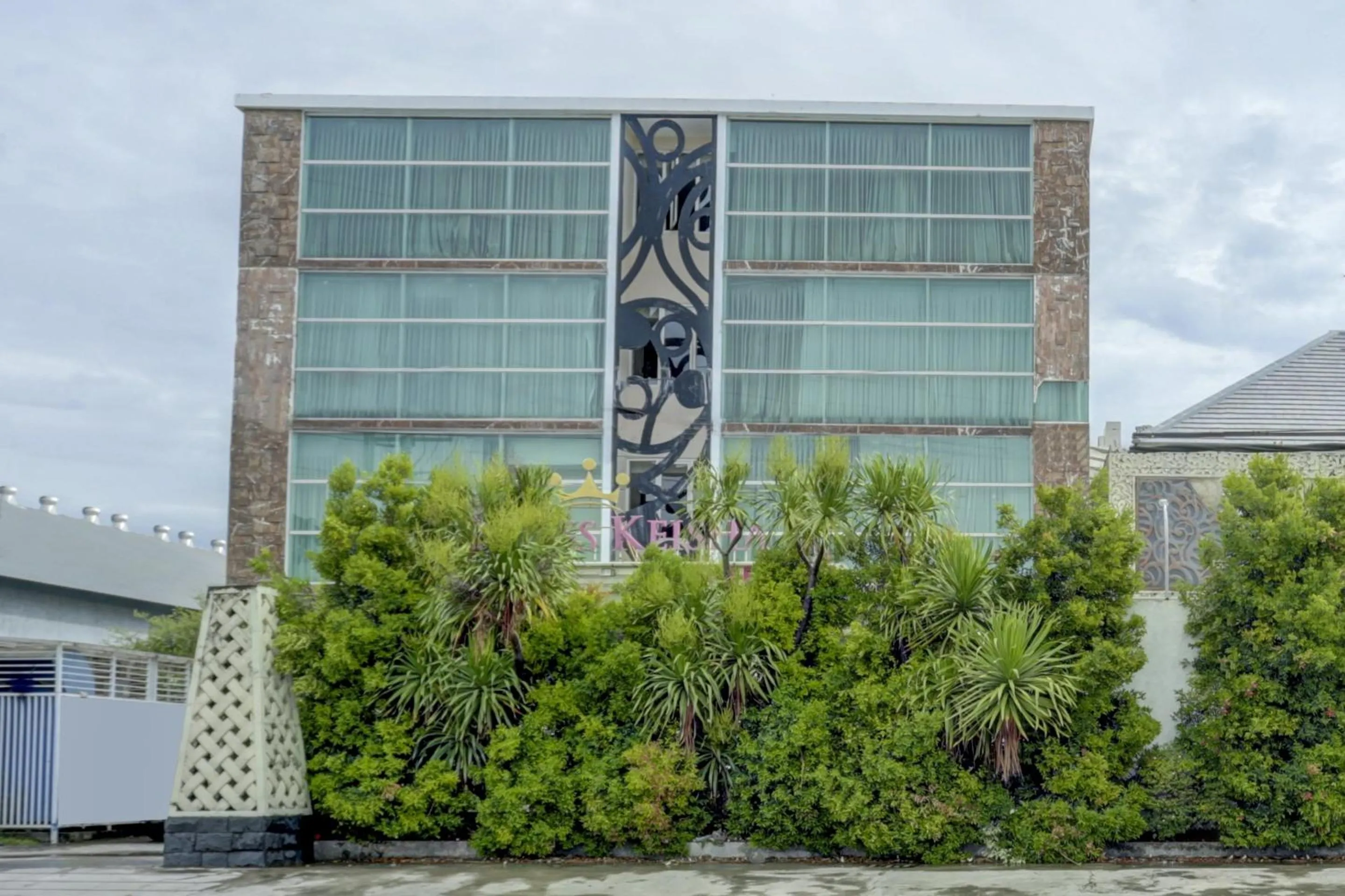 Property building in Collection O 499 Princess Keisha Hotel & Convention Center