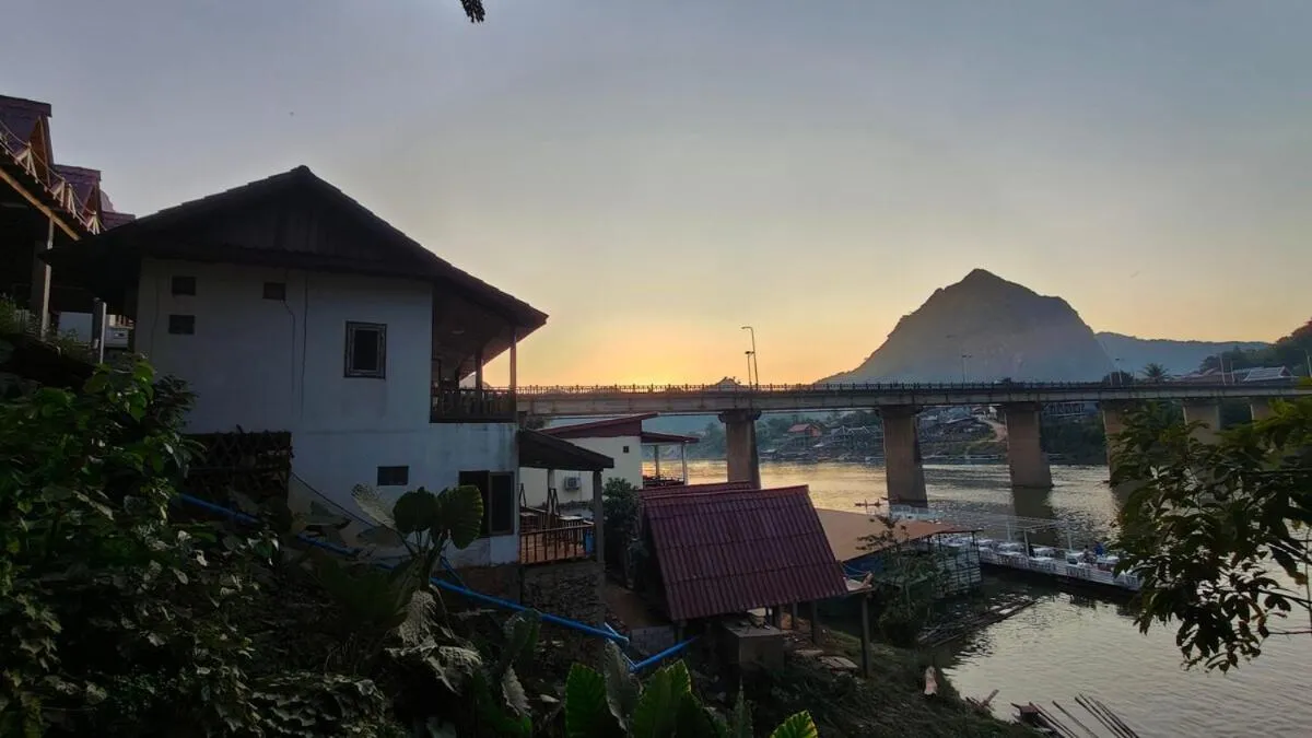 Property building in Pont Inn Nong Khiaw