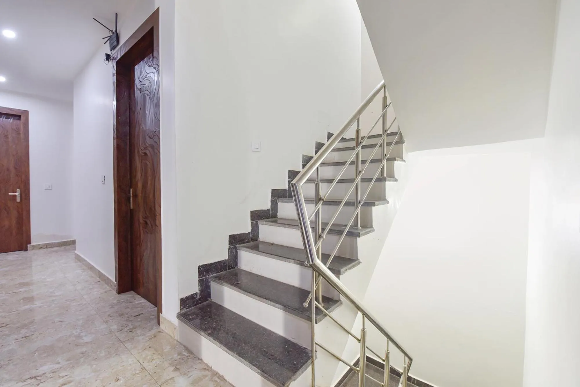 Lobby or reception in FabHotel Hari Residency