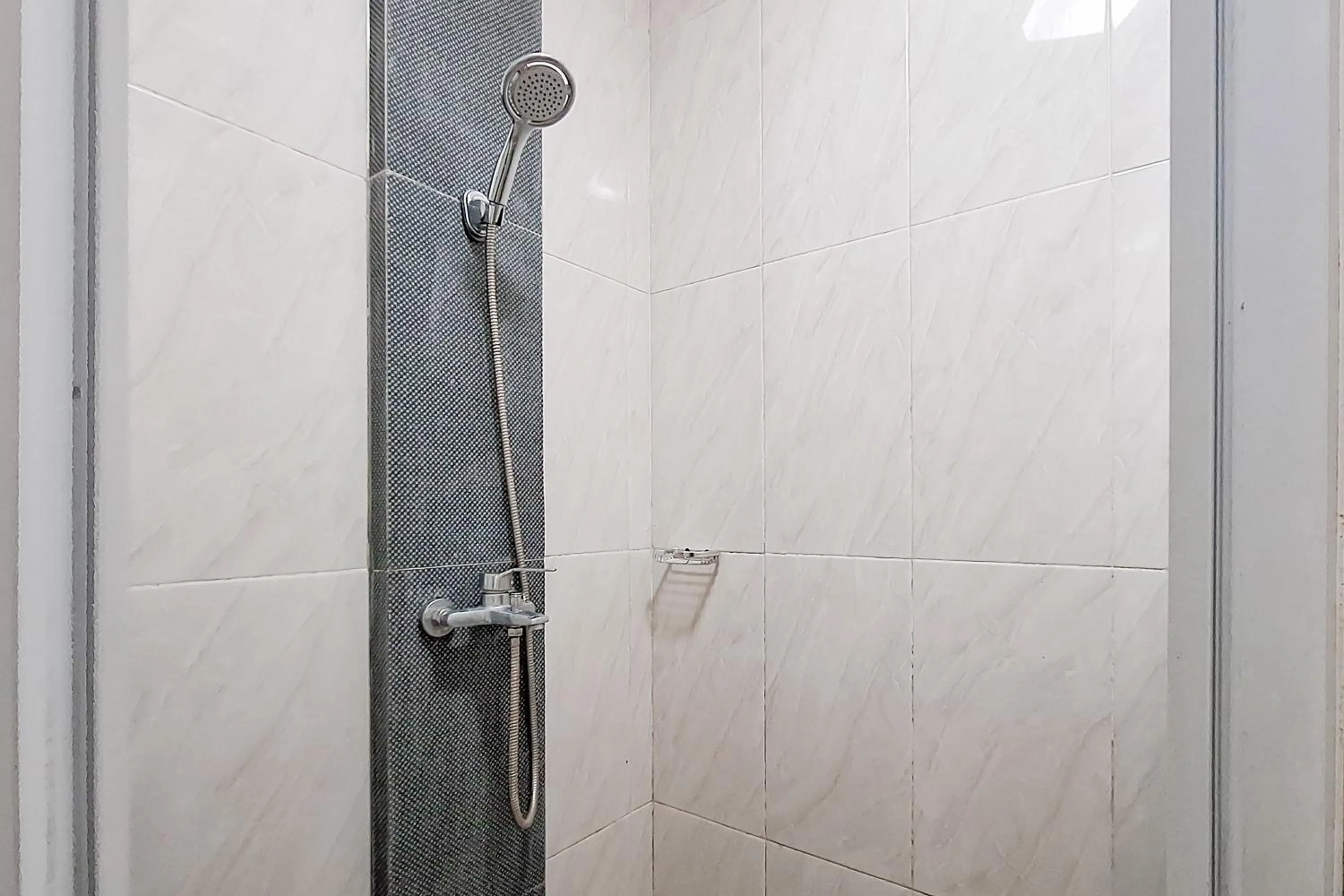 Bathroom in Urbanview Hotel Tridaya Cisarua Puncak