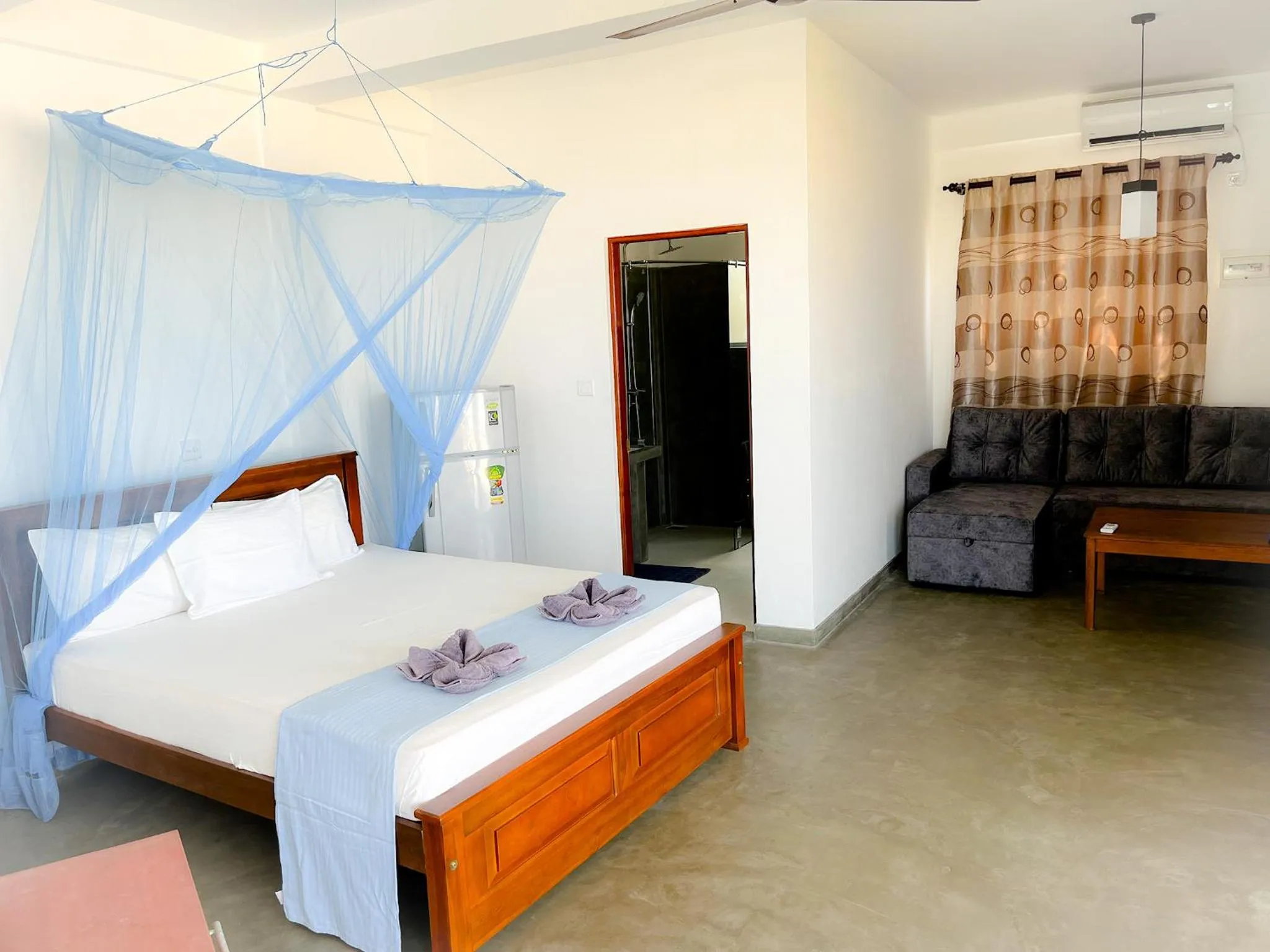 Bed in Pearl Island Beach Hotel