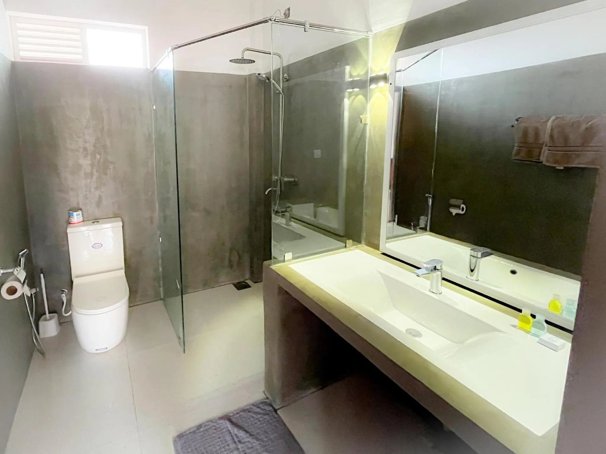 Bathroom in Pearl Island Beach Hotel