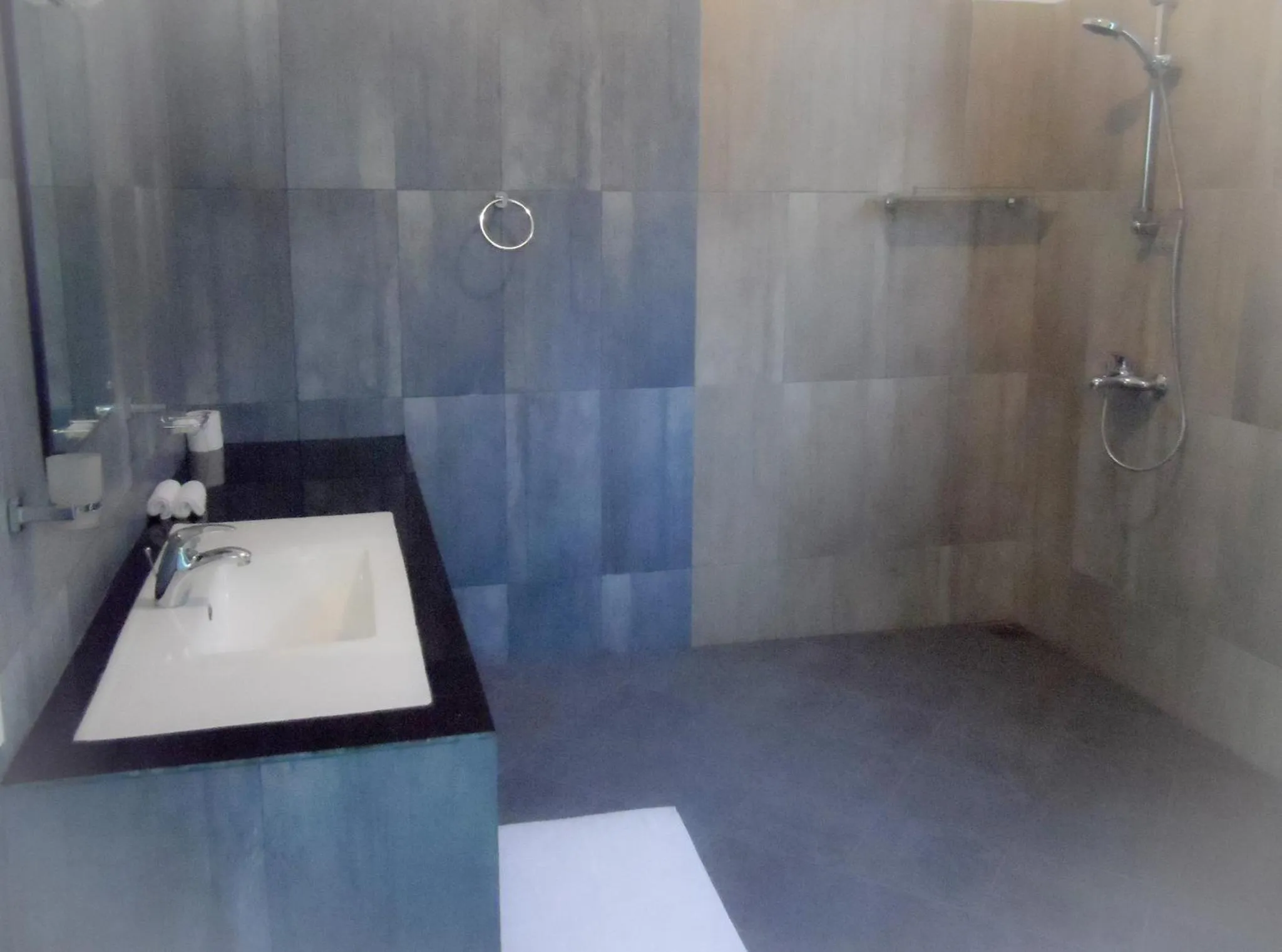 Bathroom in Pearl Island Beach Hotel