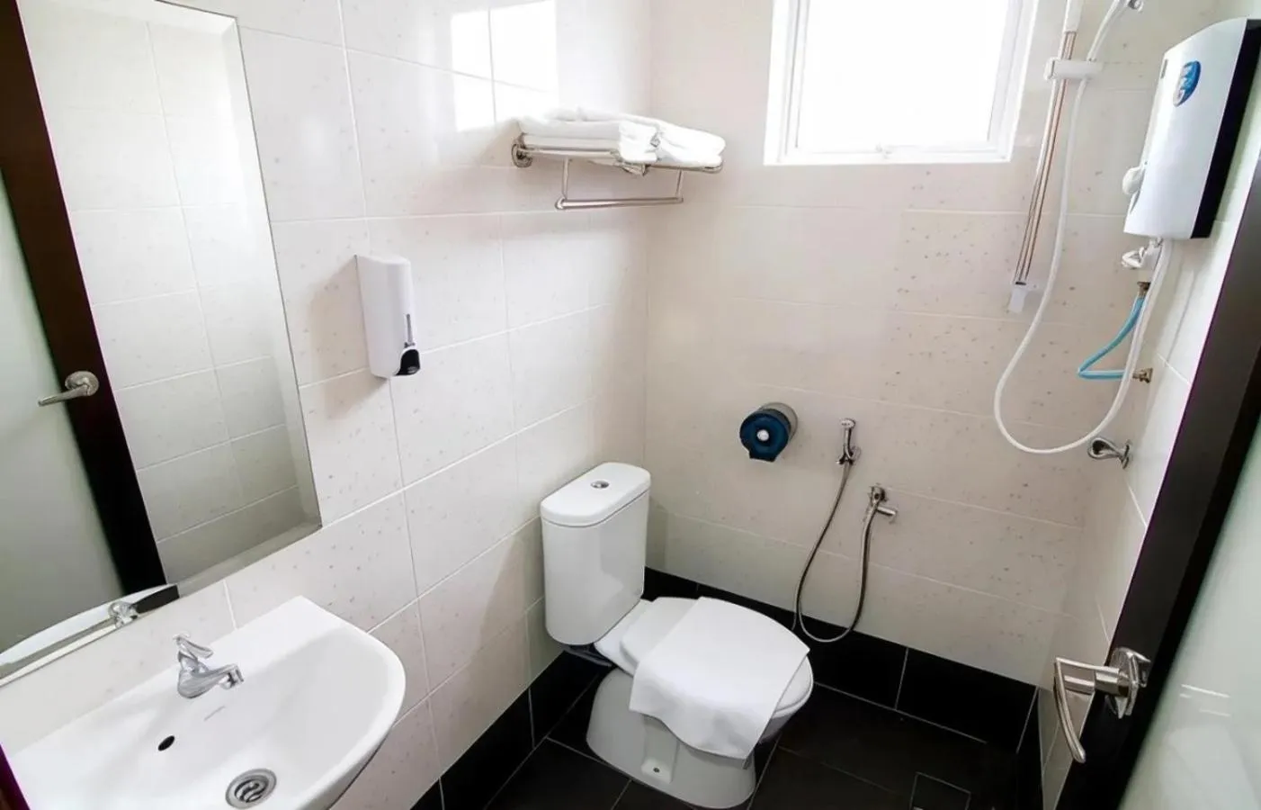 Bathroom in Sg Pelek Hotel