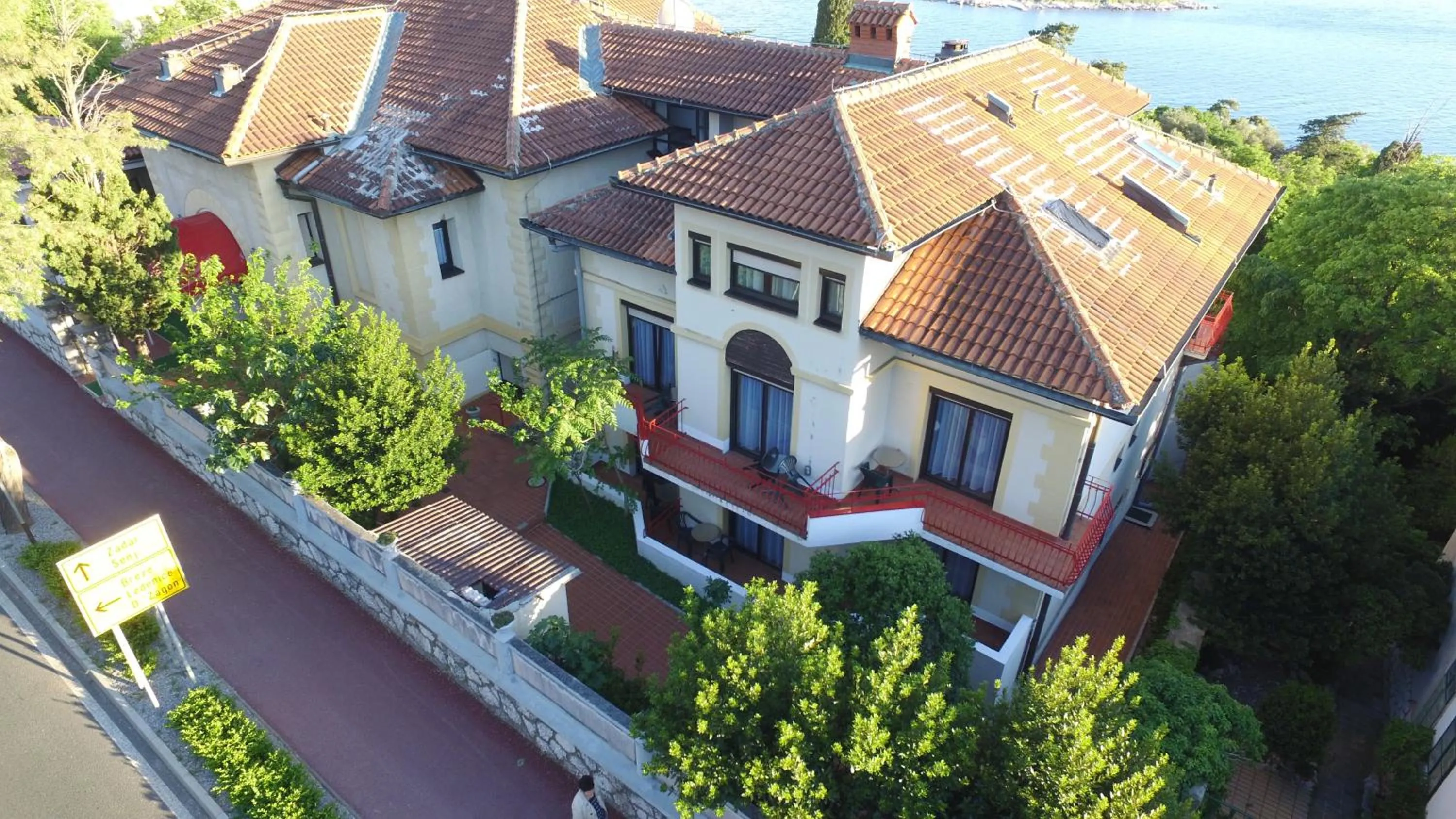 Area and facilities in Pansion Ruža