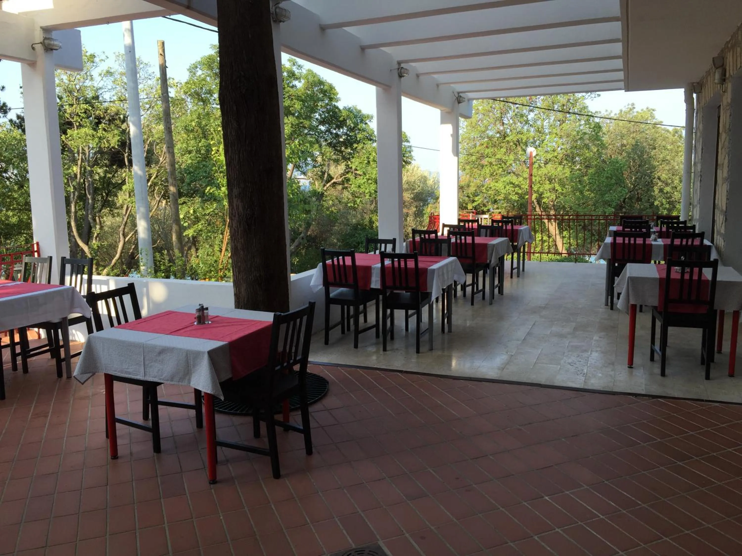 Restaurant/places to eat in Pansion Ruža