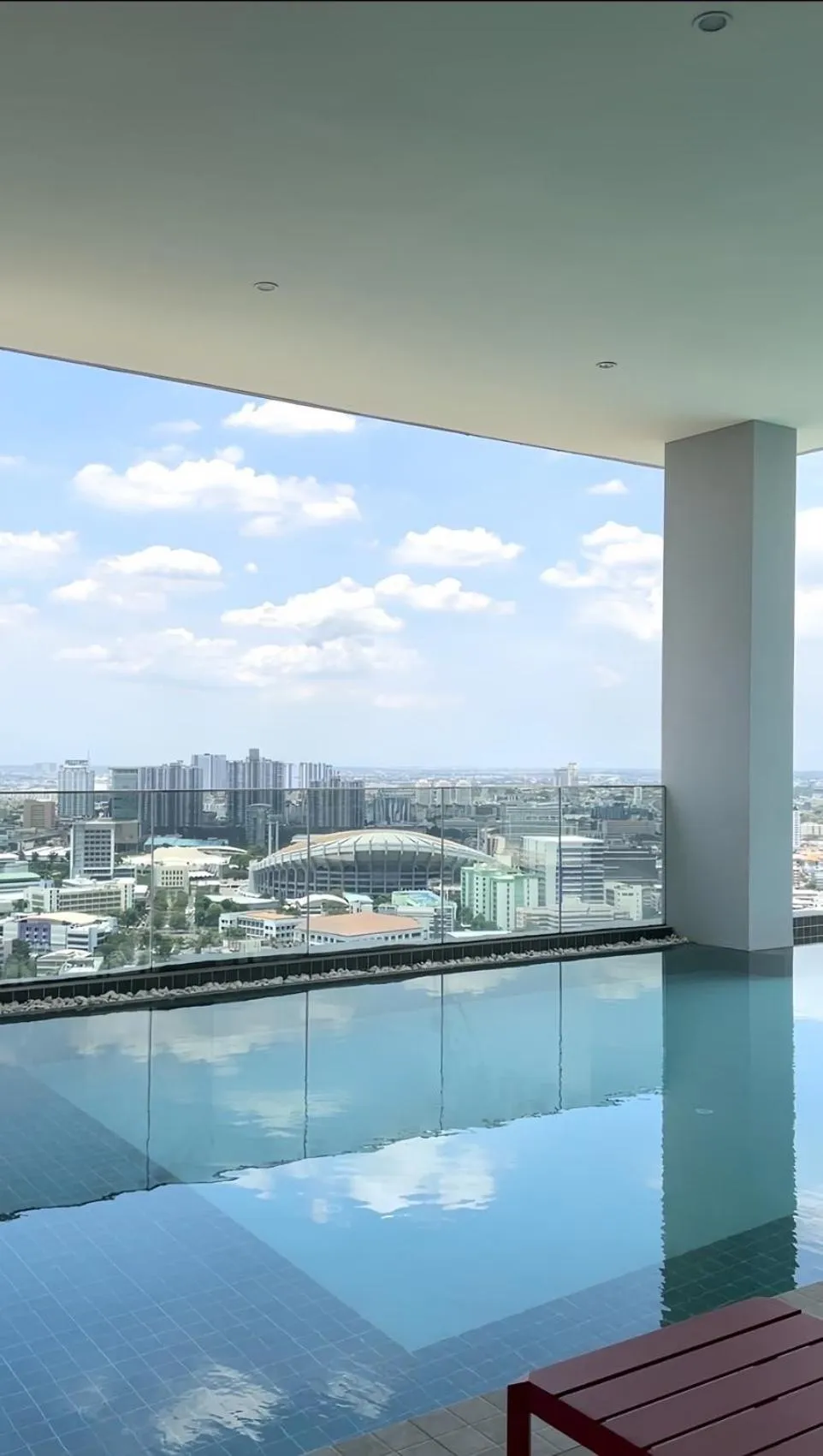 Swimming pool in The Quarter Ramkhamhaeng by UHG