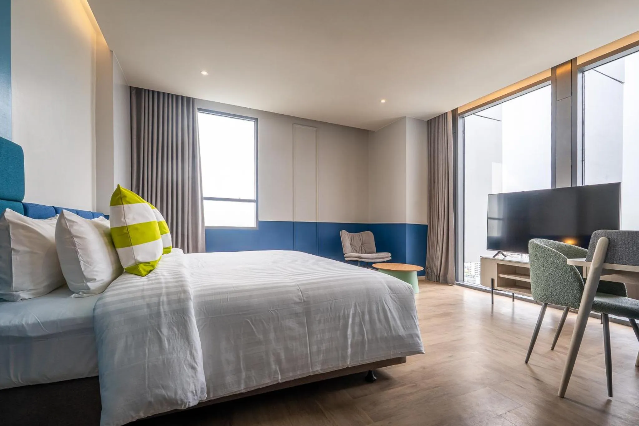 Bedroom, Bed in The Quarter Ramkhamhaeng by UHG