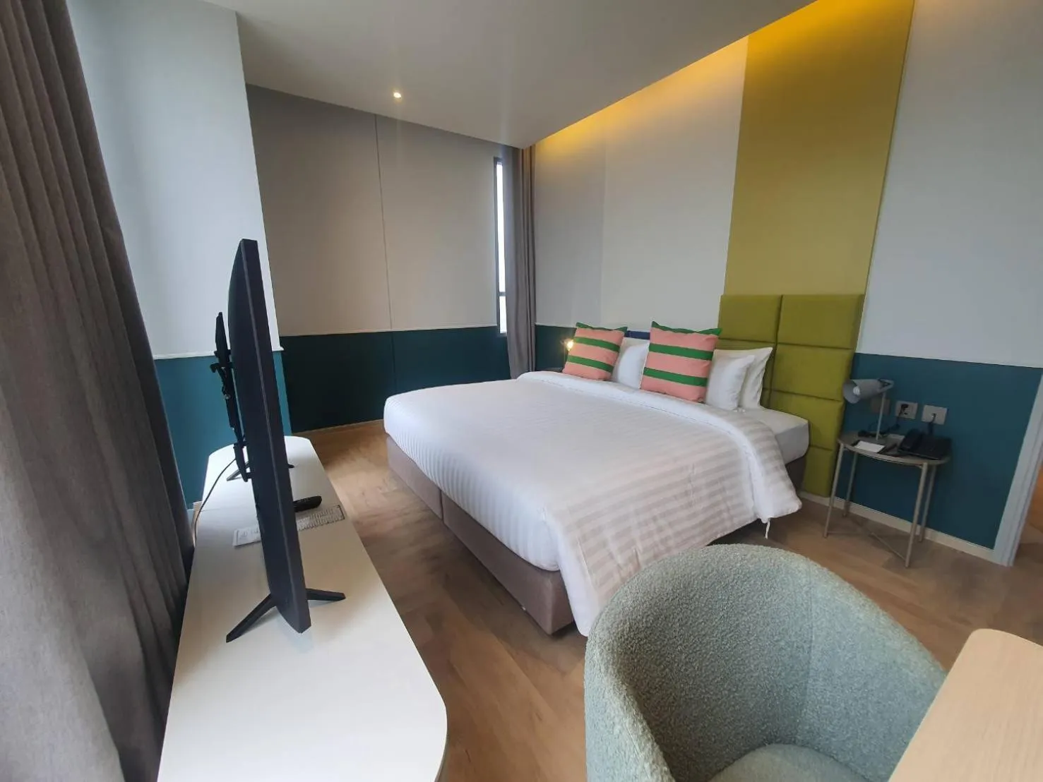 Bedroom, Bed in The Quarter Ramkhamhaeng by UHG