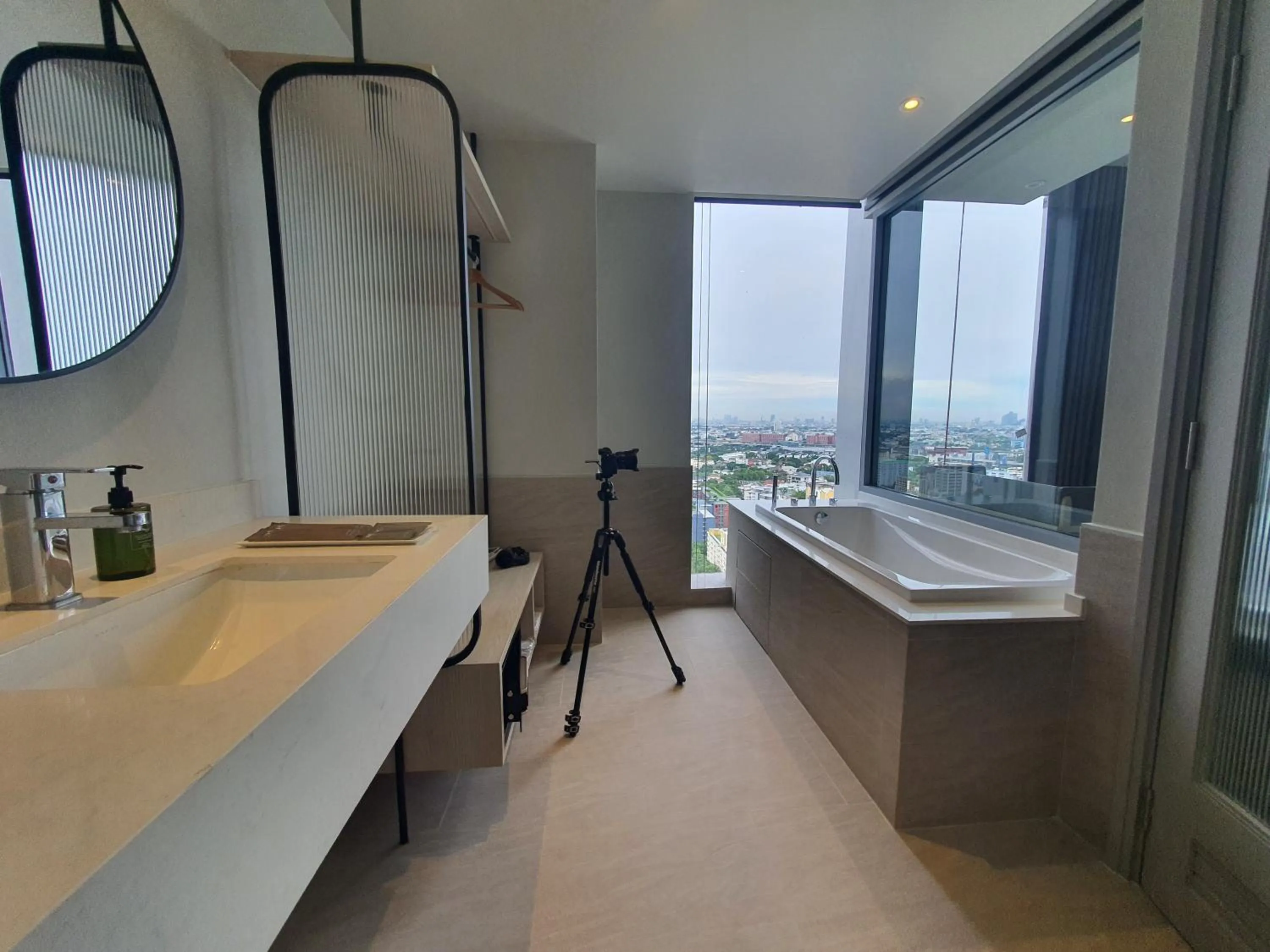 Bath in The Quarter Ramkhamhaeng by UHG