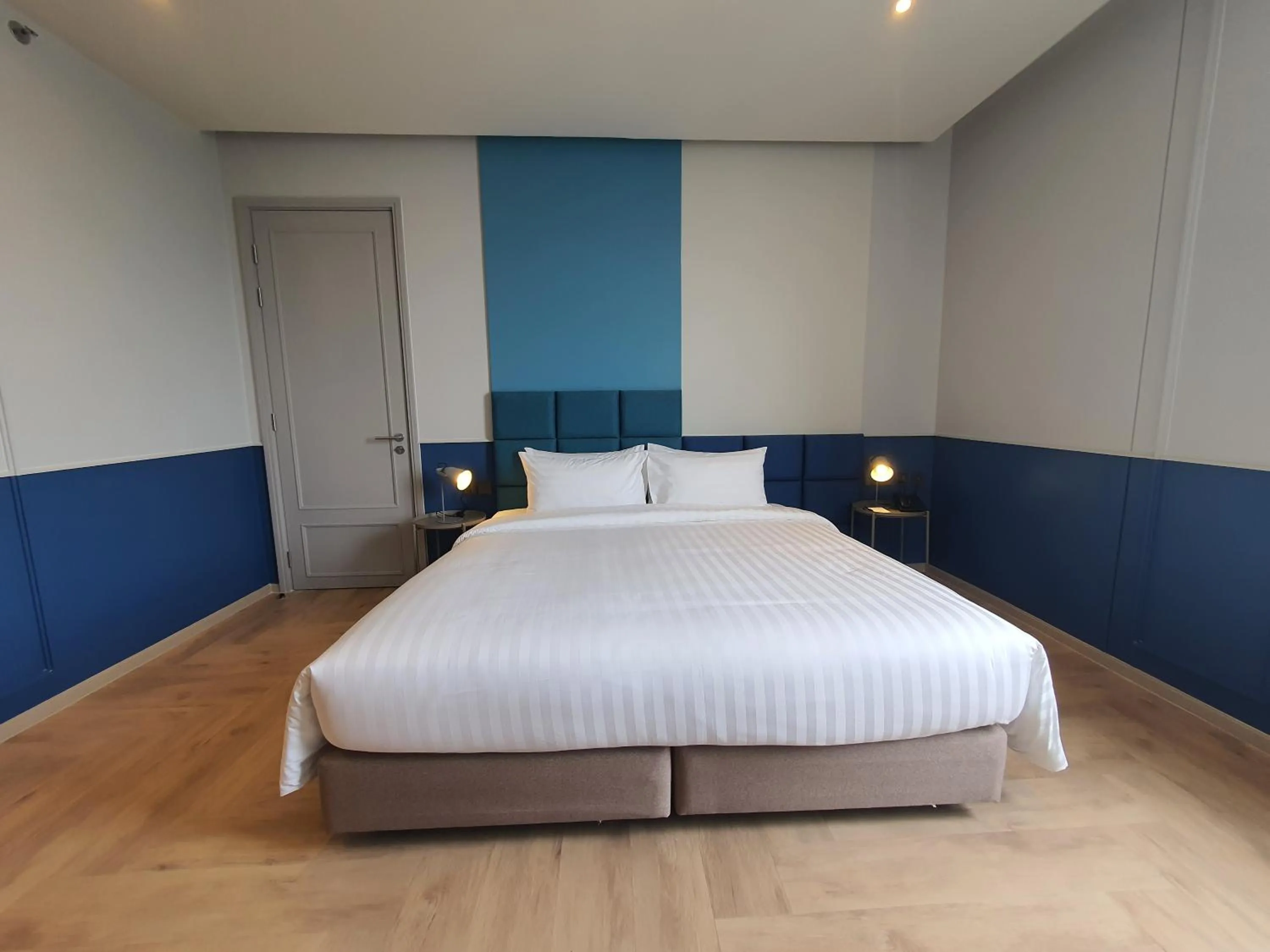 Bedroom, Bed in The Quarter Ramkhamhaeng by UHG