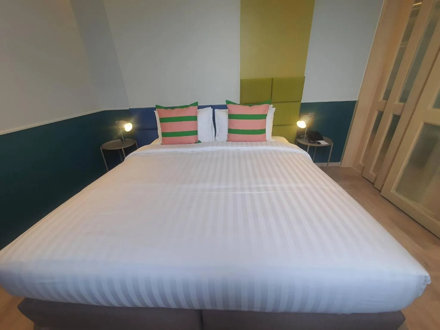 Bedroom, Bed in The Quarter Ramkhamhaeng by UHG