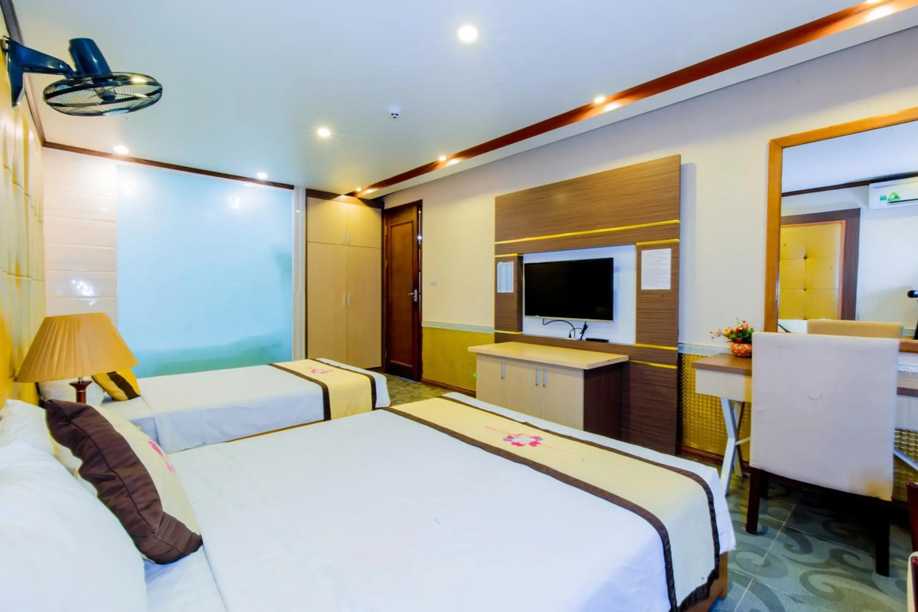 Superior Twin Room in Hoa Dao Hotel Superior Twin Room in Hoa Dao Hotel