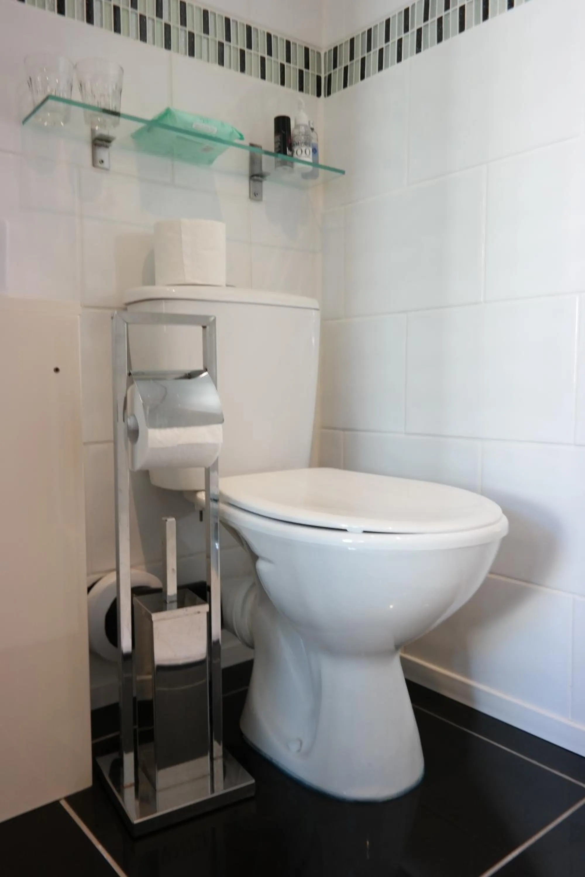 Toilet in Shananagens Guesthouse