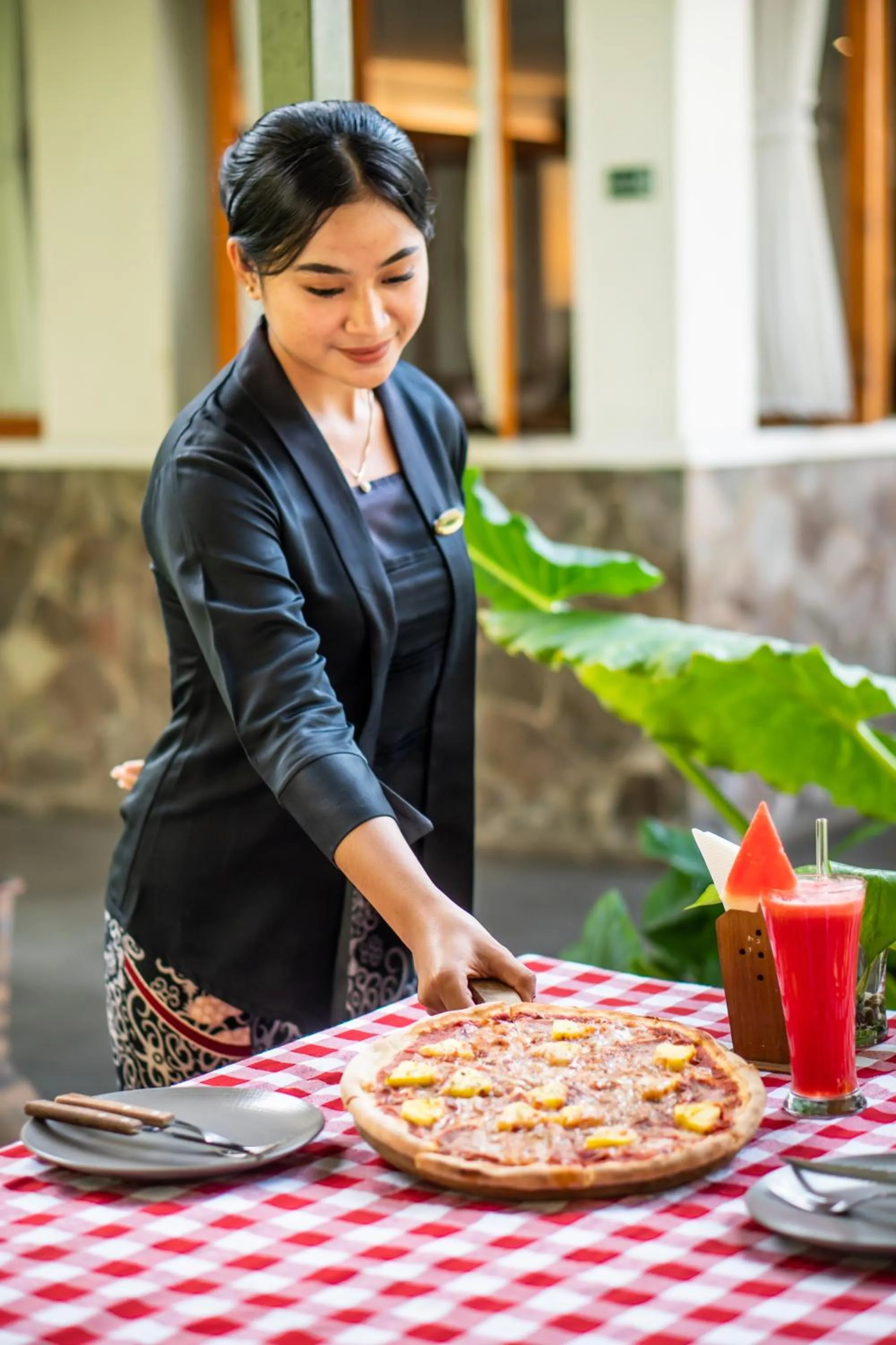 Restaurant/places to eat in Hotel Blambangan