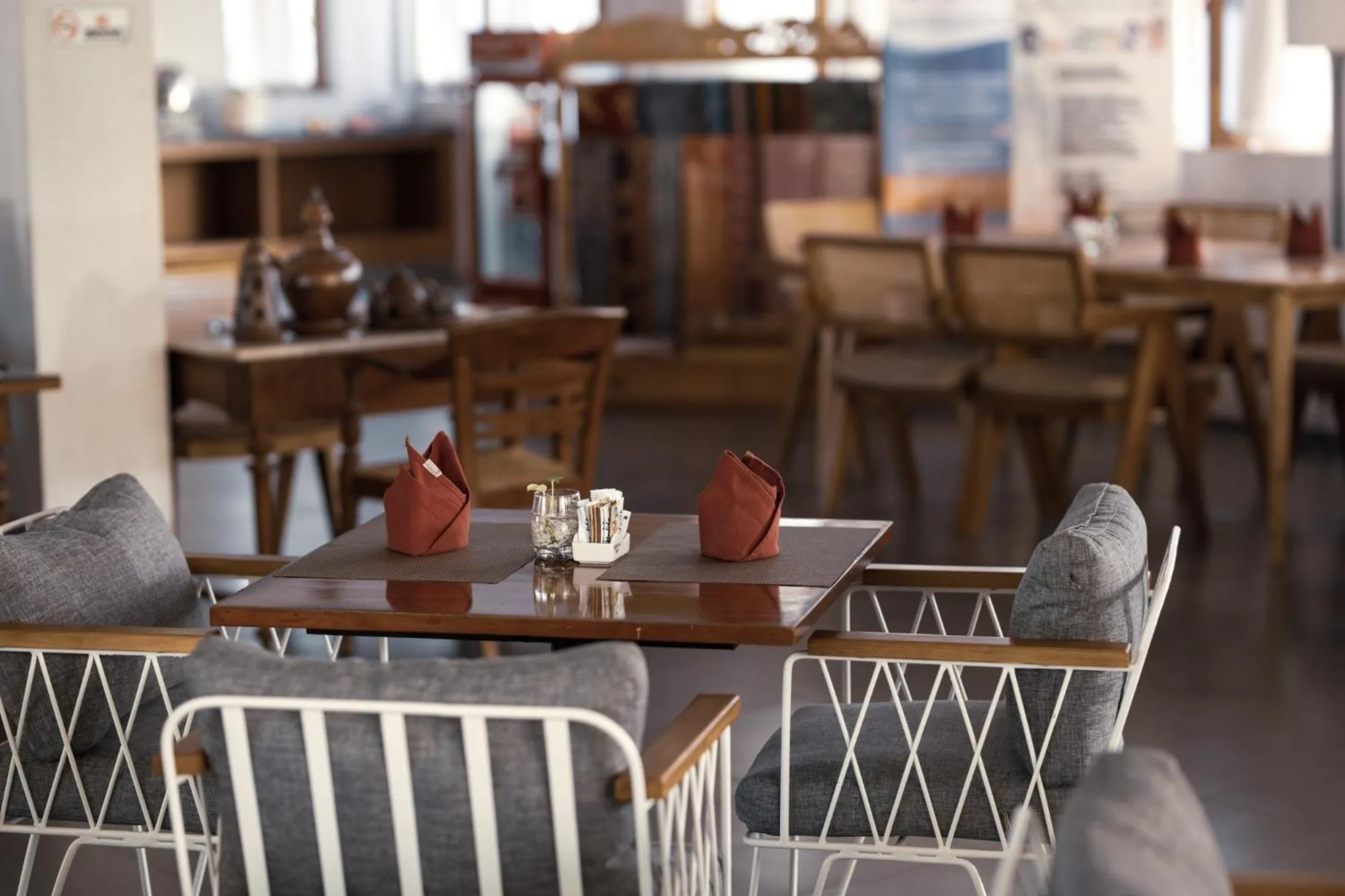 Restaurant/places to eat in Hotel Blambangan