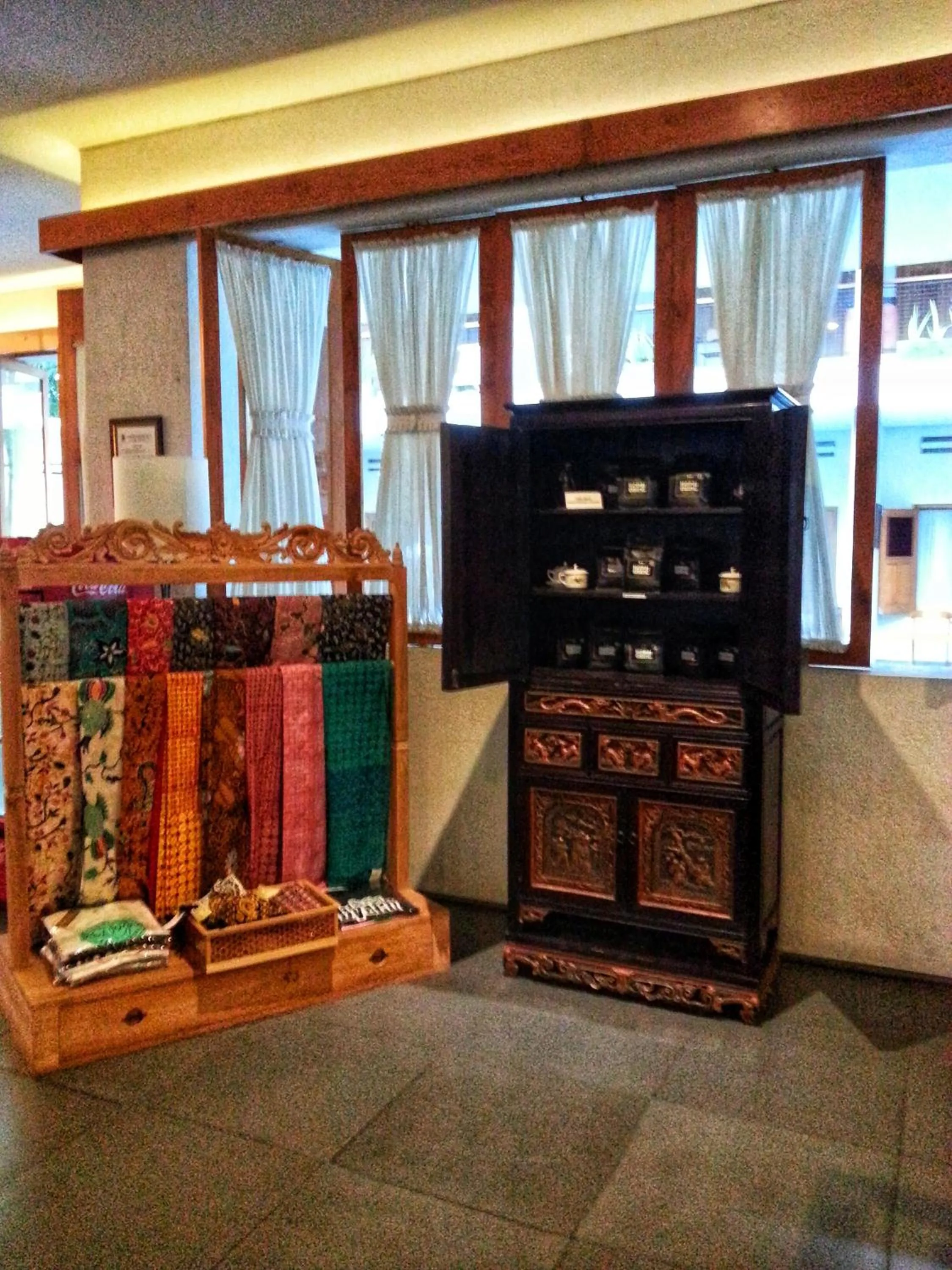 On-site shops in Hotel Blambangan