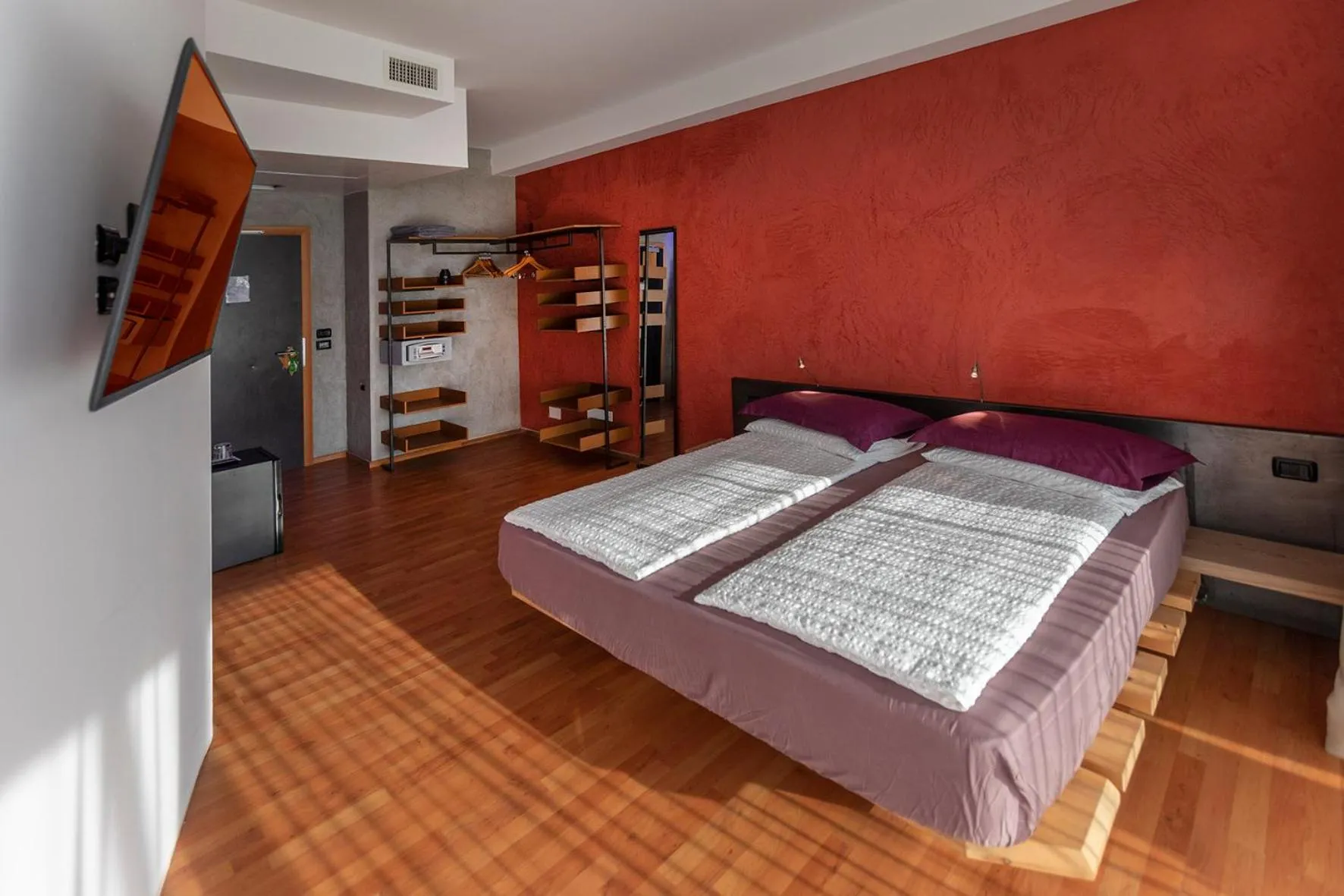 Photo of the whole room, Bed in Ambienthotel PrimaLuna 3S