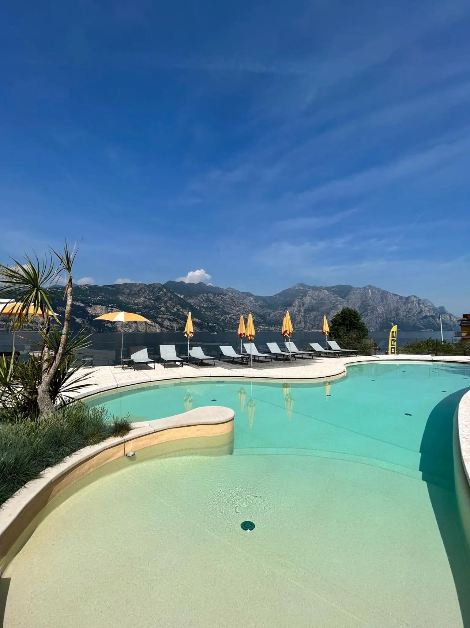 Pool view in Ambienthotel PrimaLuna 3S