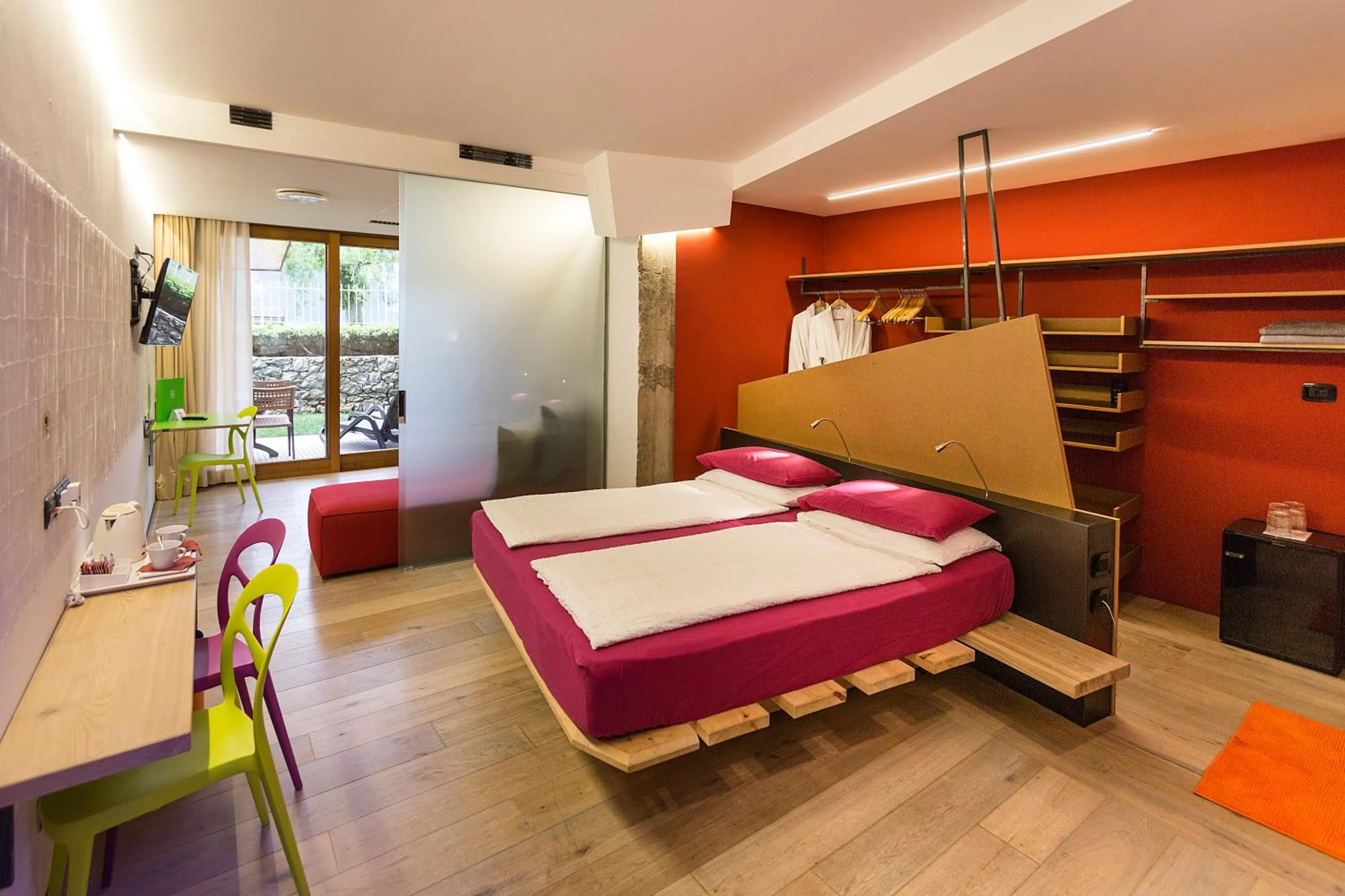 Photo of the whole room, Bed in Ambienthotel PrimaLuna 3S