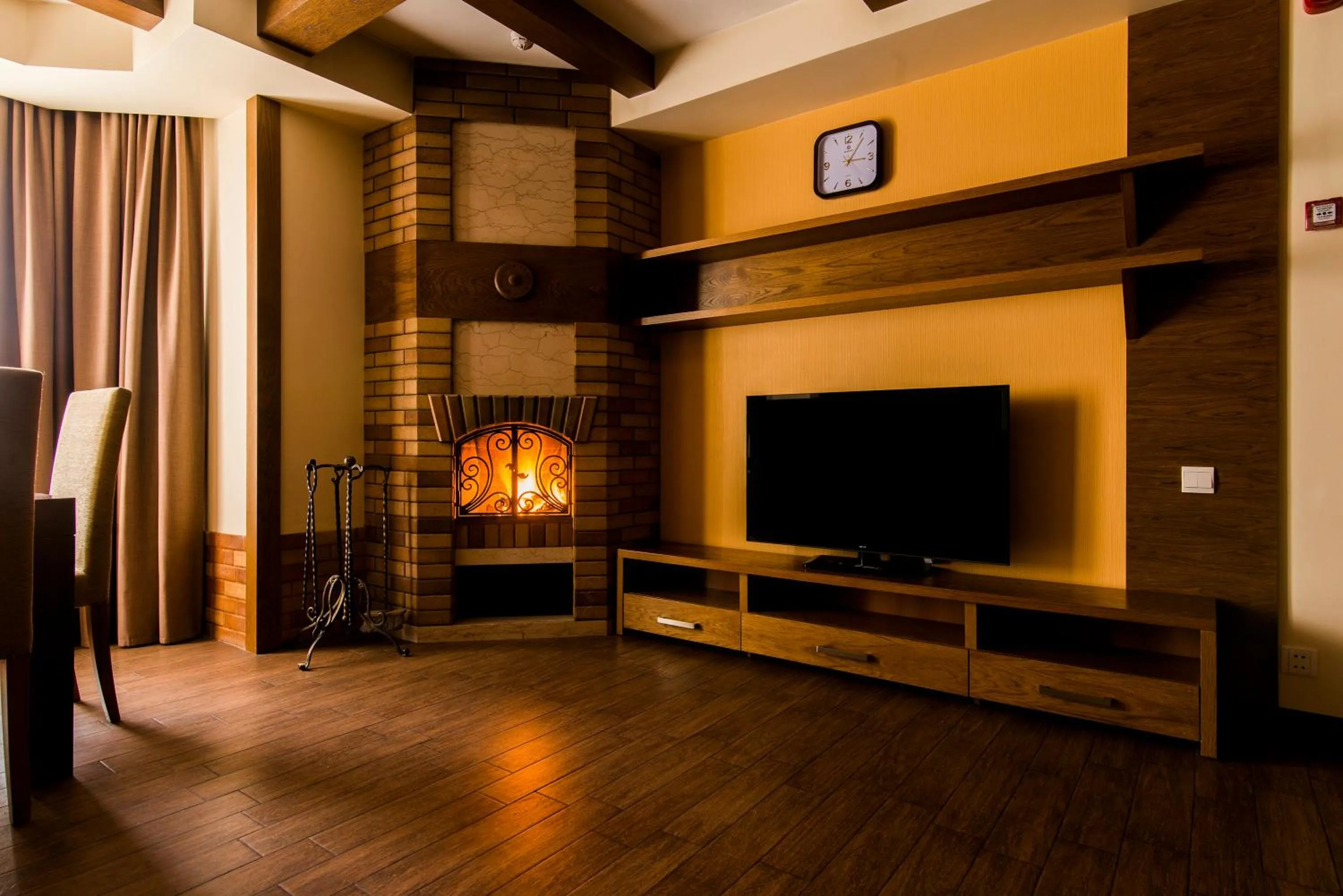 Communal lounge/ TV room in Elegant Hotel & Resort