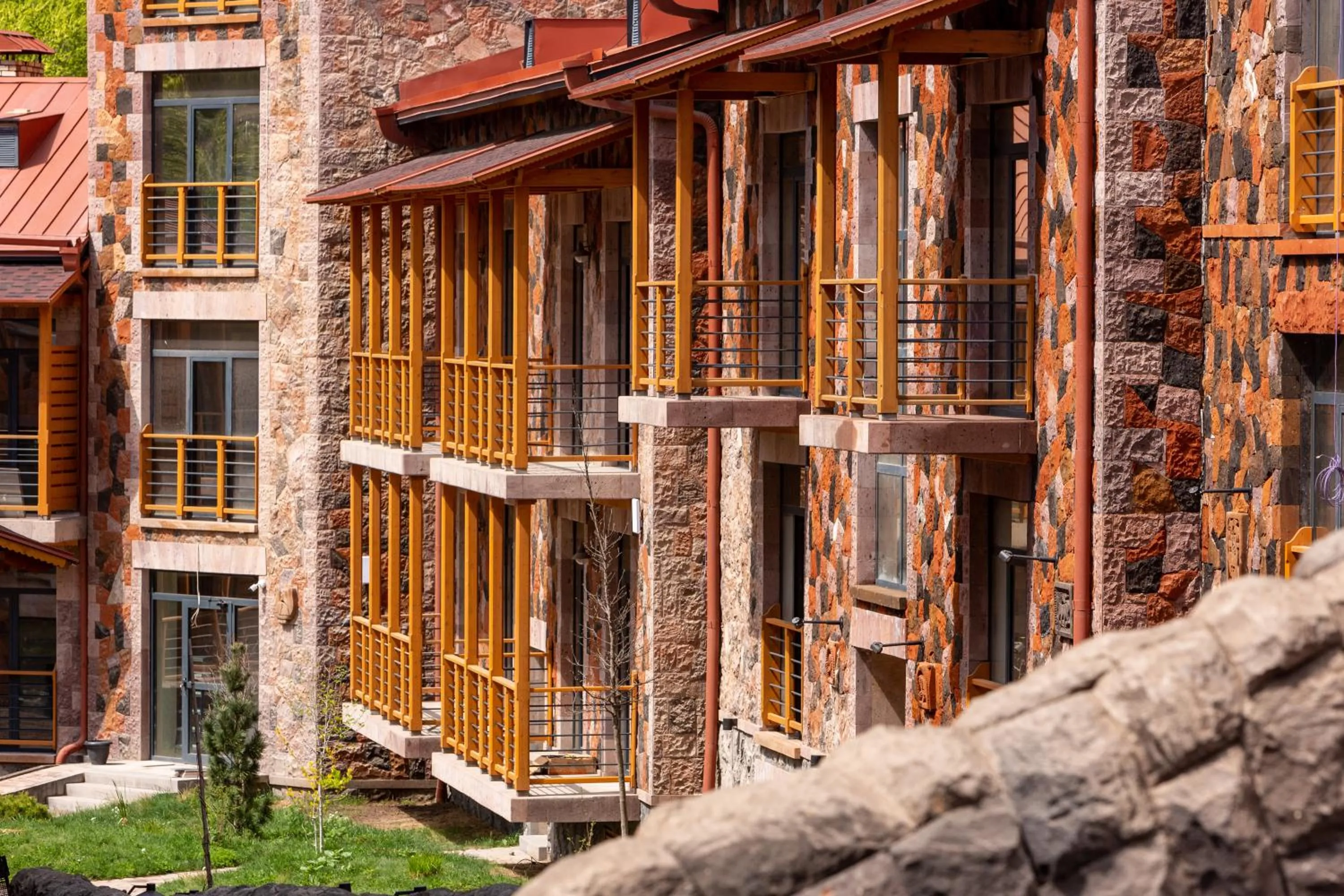 Facade/entrance in Red Bridge Yerevan