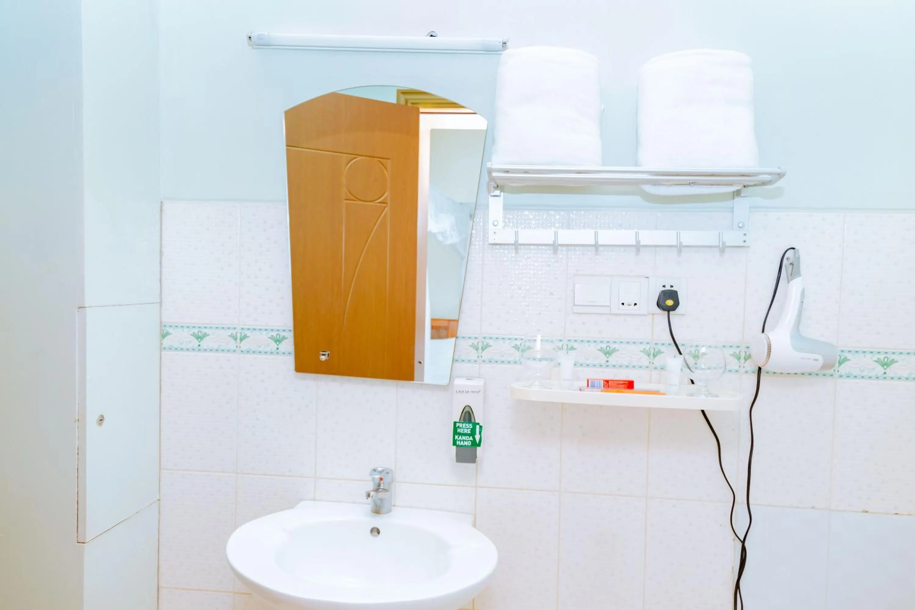 Shower in Five to Five Hotel