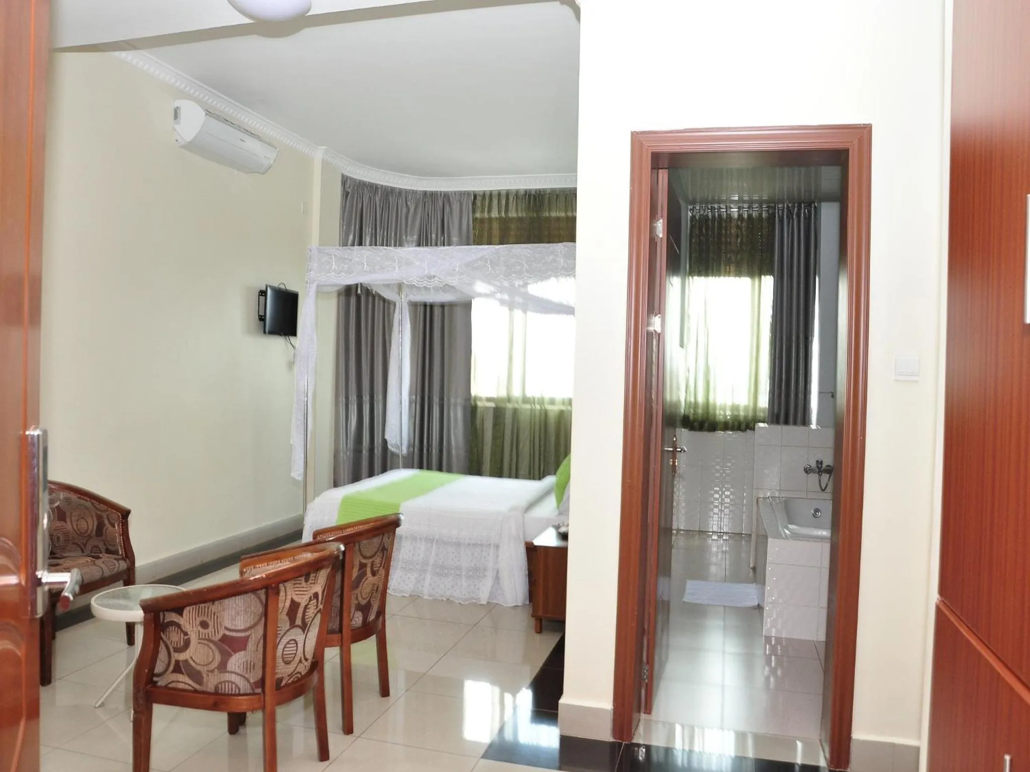 Bedroom, Bed in Five to Five Hotel