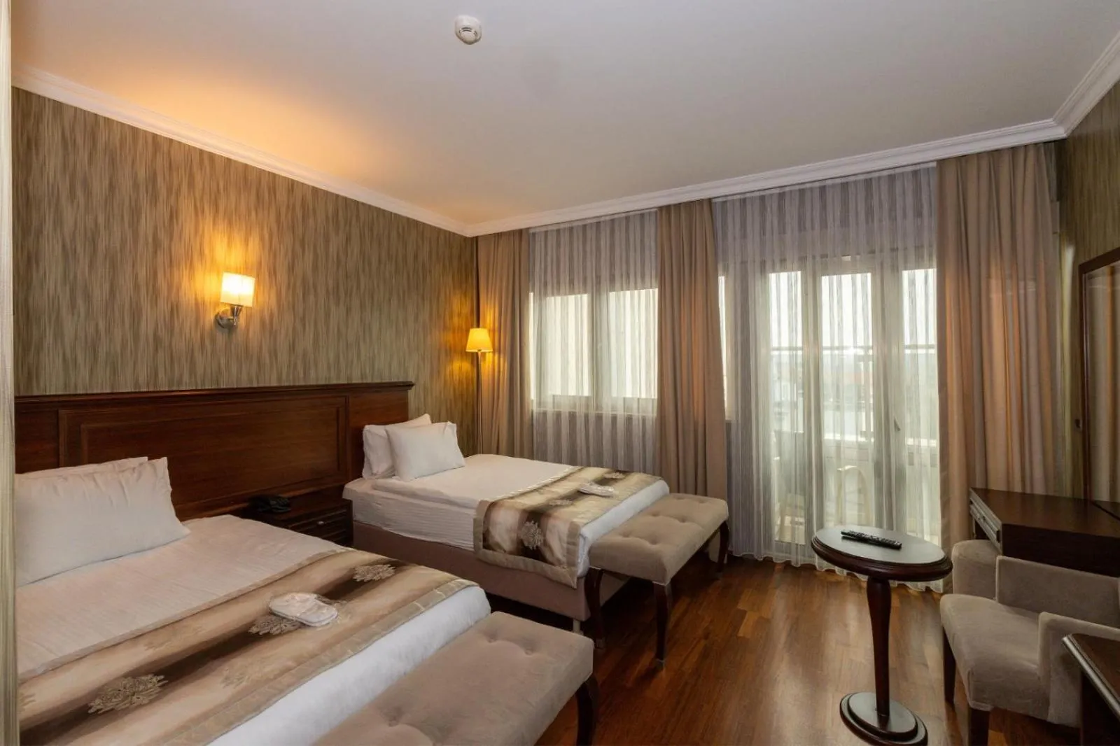 Photo of the whole room, Bed in Crestium Taksim Prive & Spa