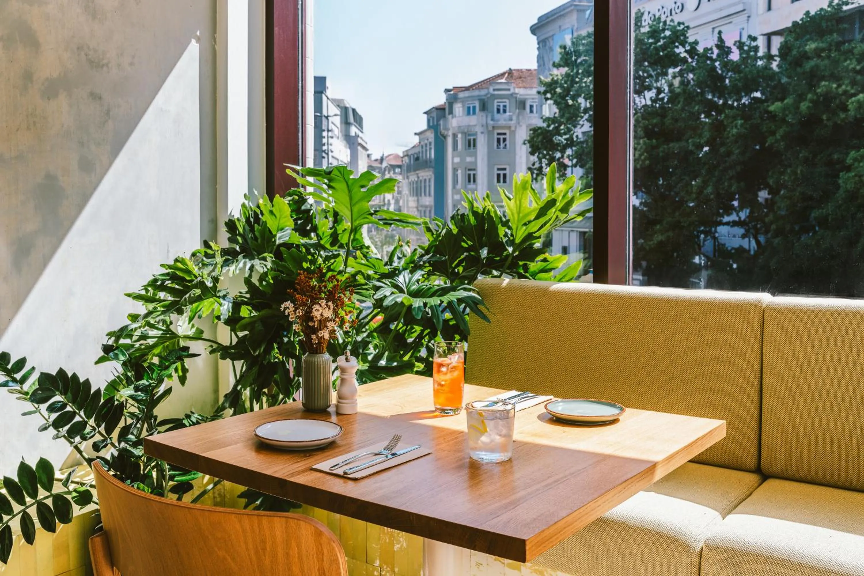 Restaurant/places to eat in The Social Hub Porto