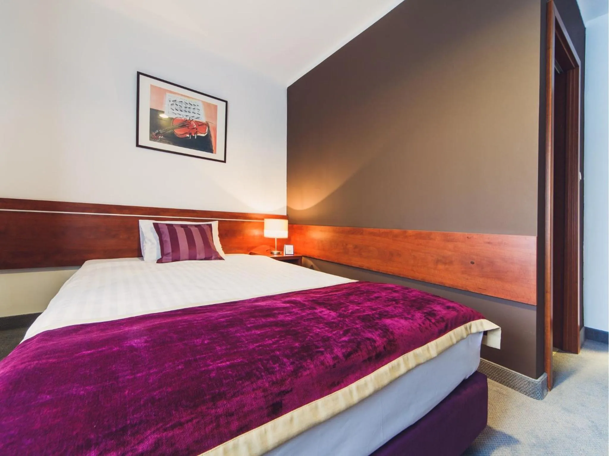 Bed in Hotel Chmielna Warsaw